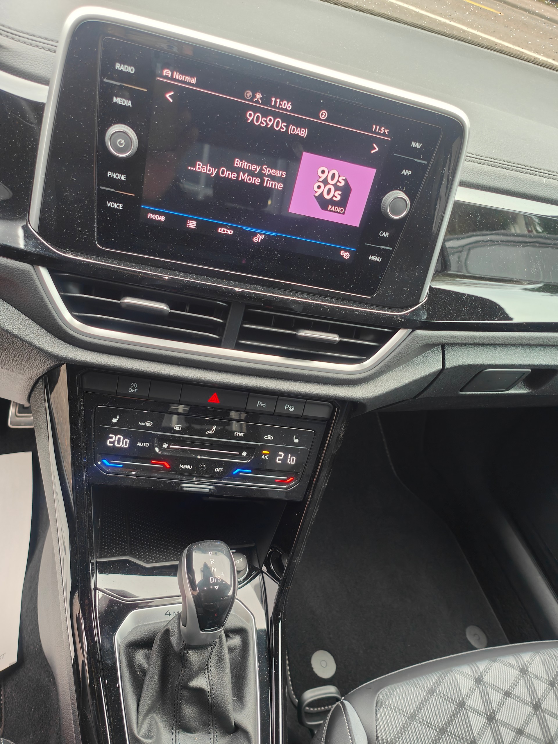 VW T-Roc 2.0 TSI R-Line DSG 4Motion-image-13
