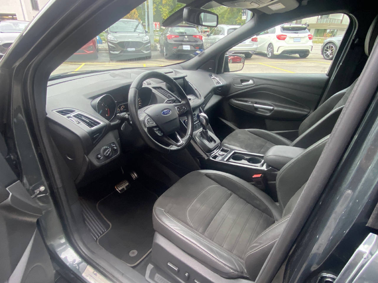 FORD Kuga 2.0 TDCi 150 ST-Line FPS-image-7