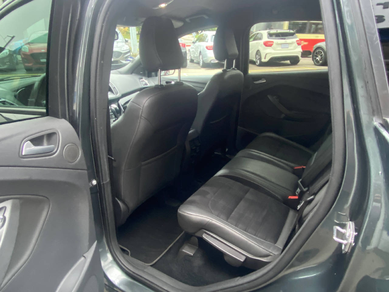 FORD Kuga 2.0 TDCi 150 ST-Line FPS-image-8