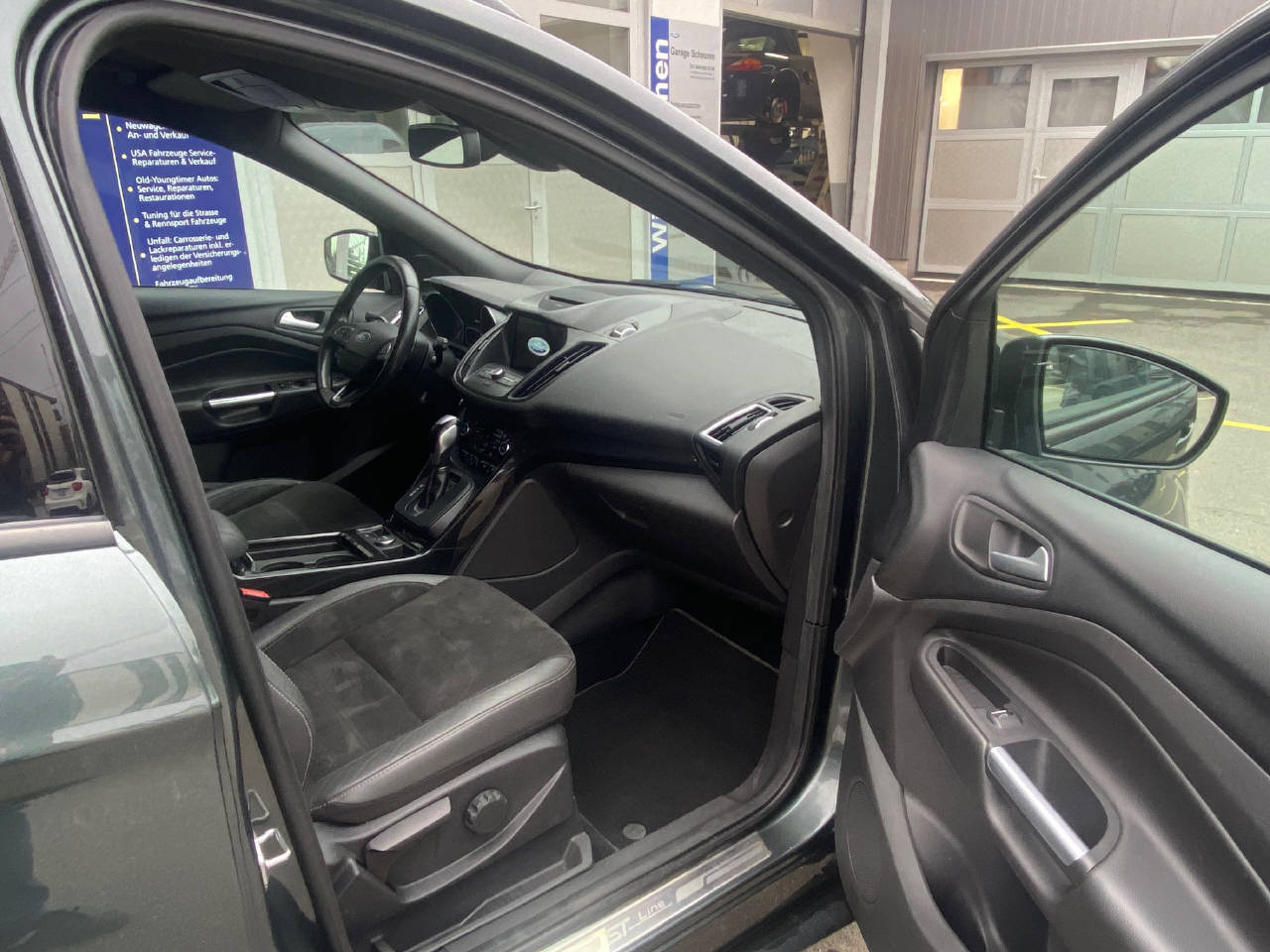 FORD Kuga 2.0 TDCi 150 ST-Line FPS-image-11