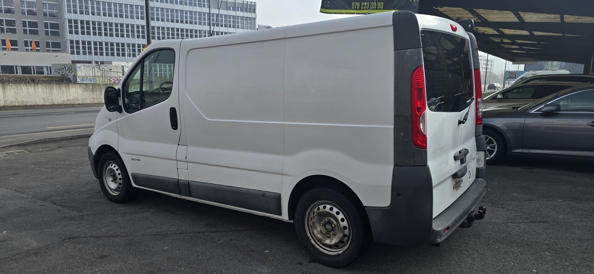 RENAULT Trafic 2.5 dCi 2.9t L1H1-image-3
