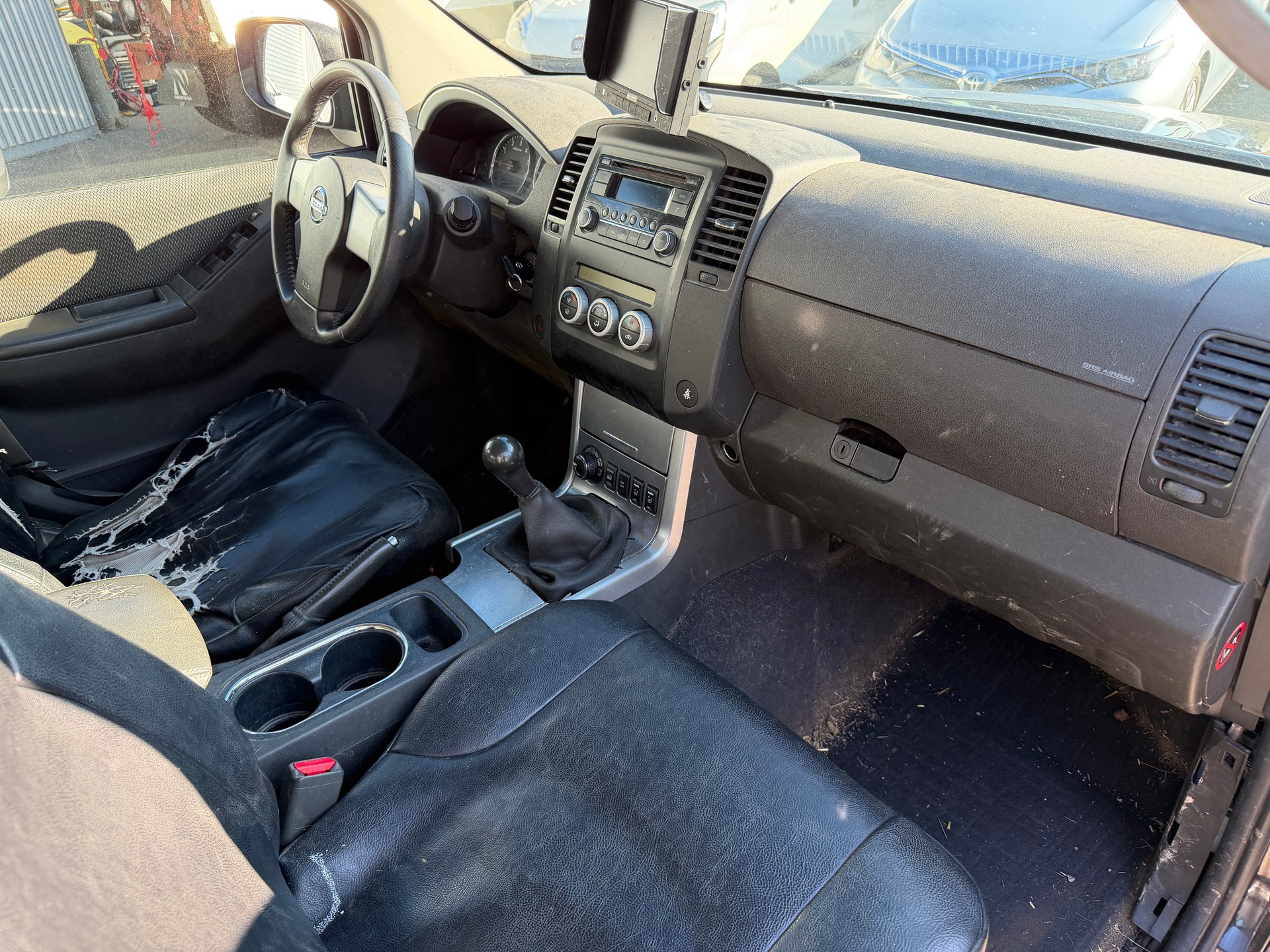 NISSAN Pathfinder 2.5 dCi SE-image-3