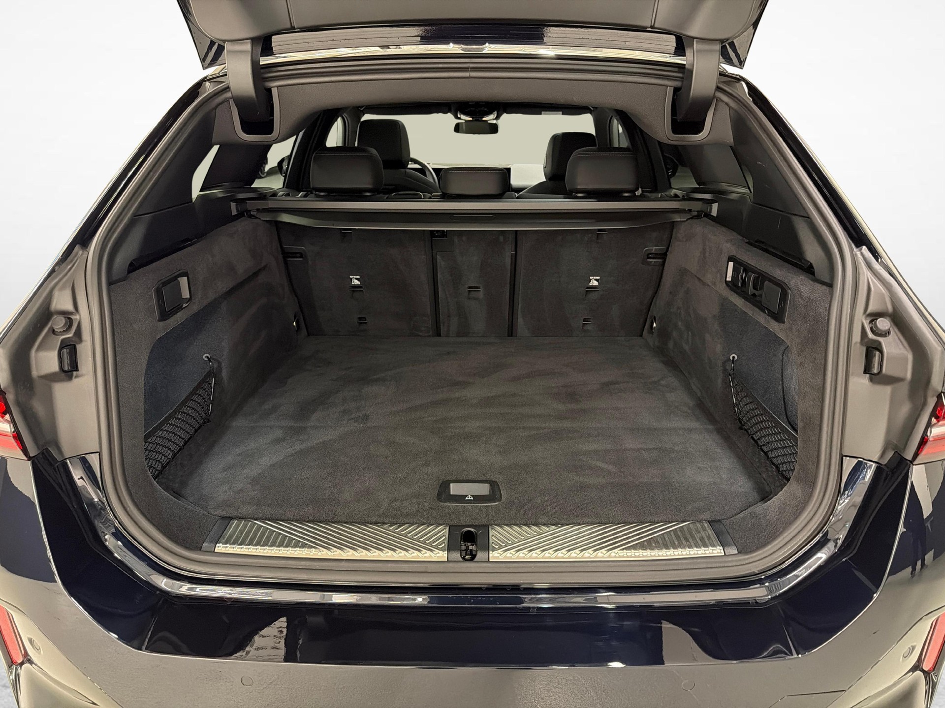 BMW 520d xDrive Touring-image-18