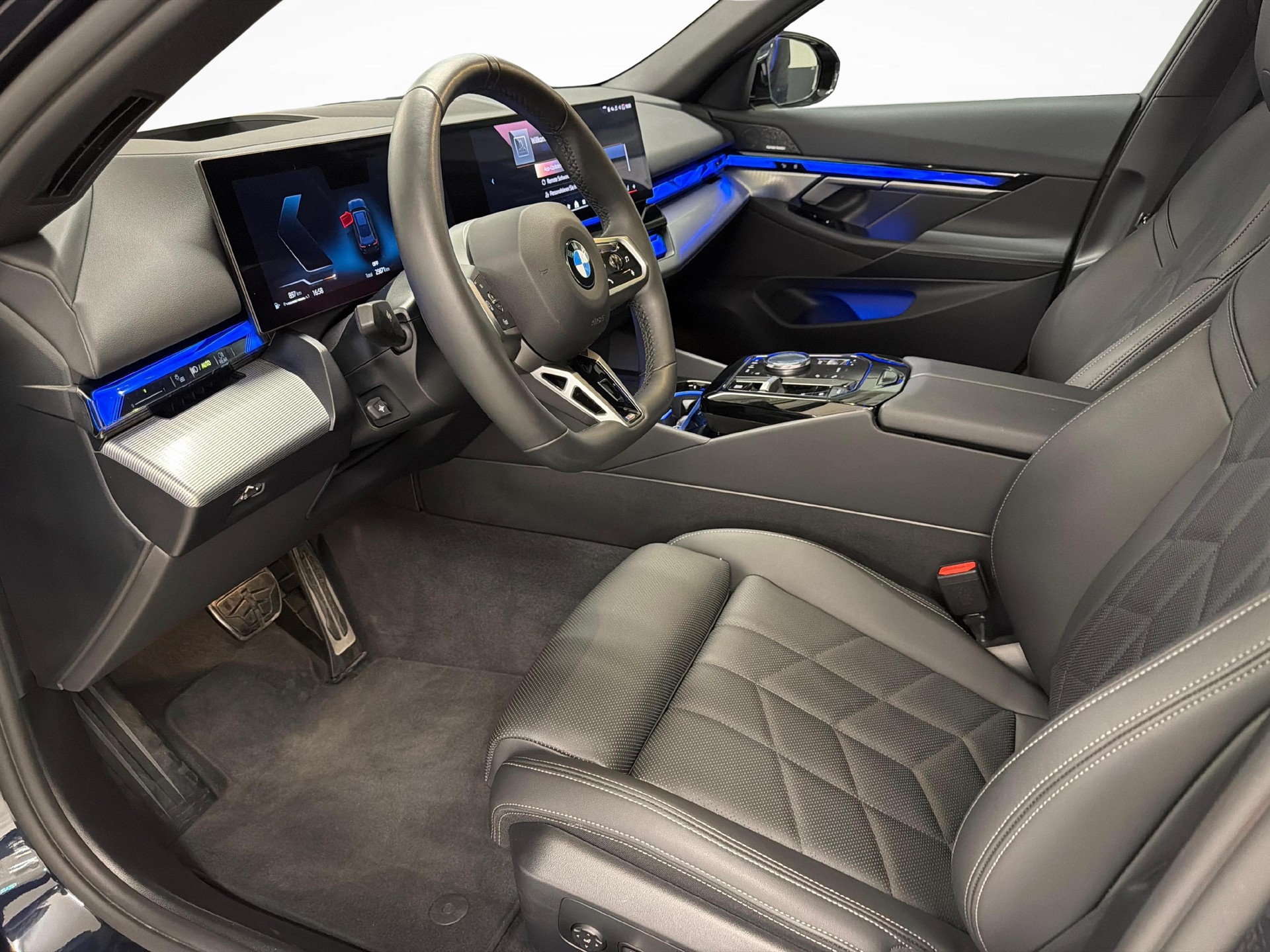 BMW 520d xDrive Touring-image-9