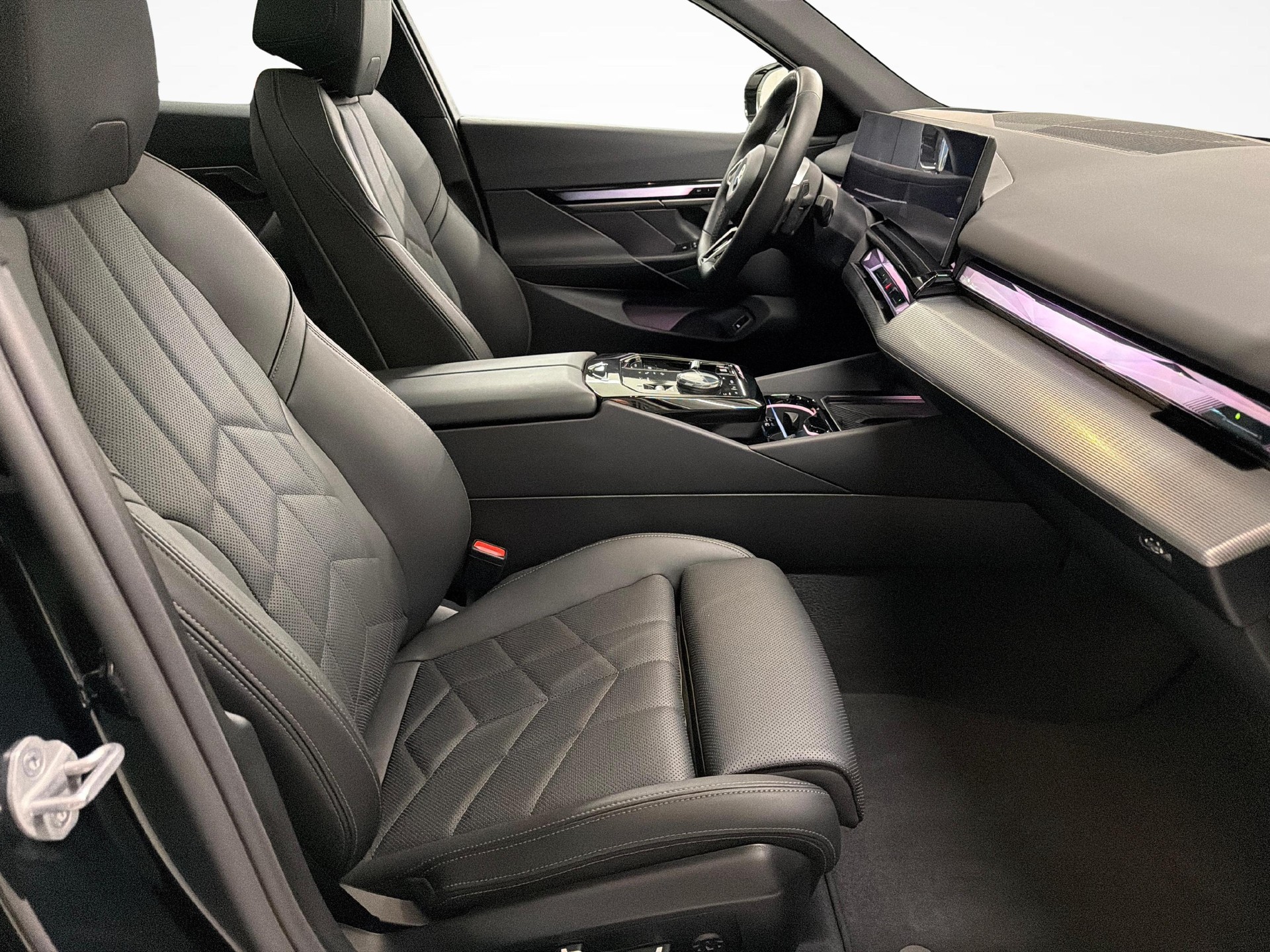 BMW 520d xDrive Touring-image-10
