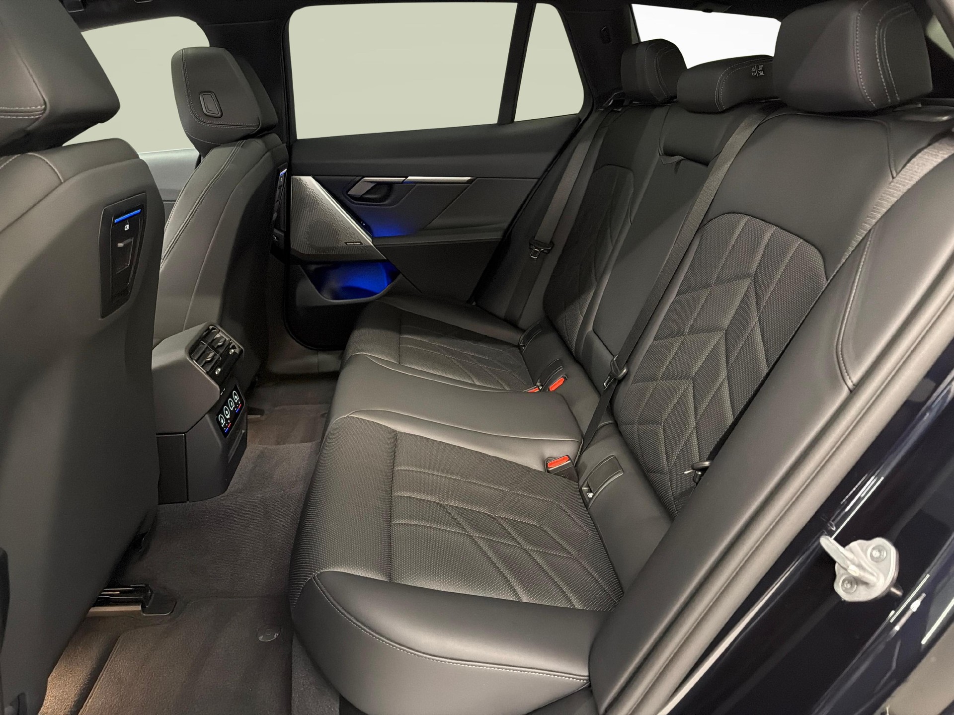 BMW 520d xDrive Touring-image-15