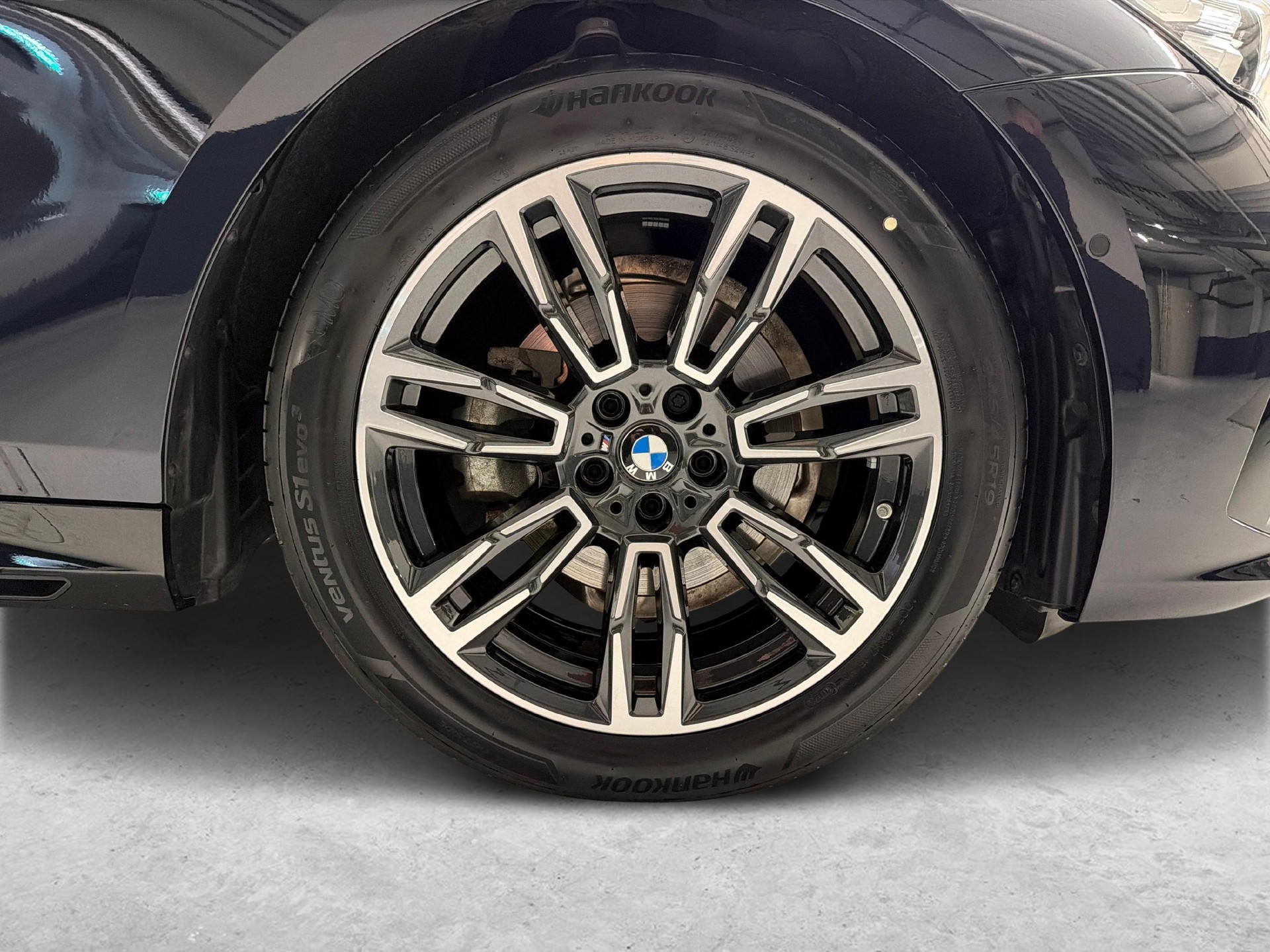 BMW 520d xDrive Touring-image-8