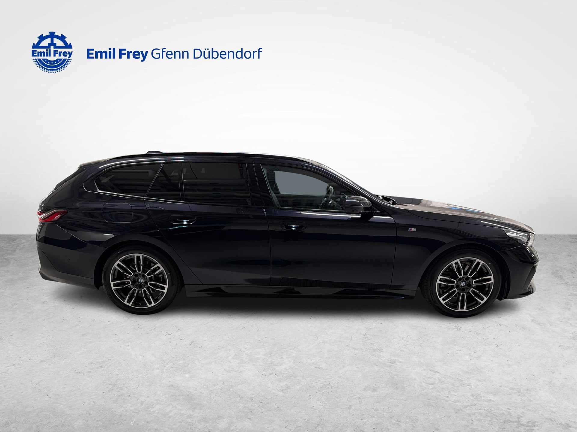 BMW 520d xDrive Touring-image-5
