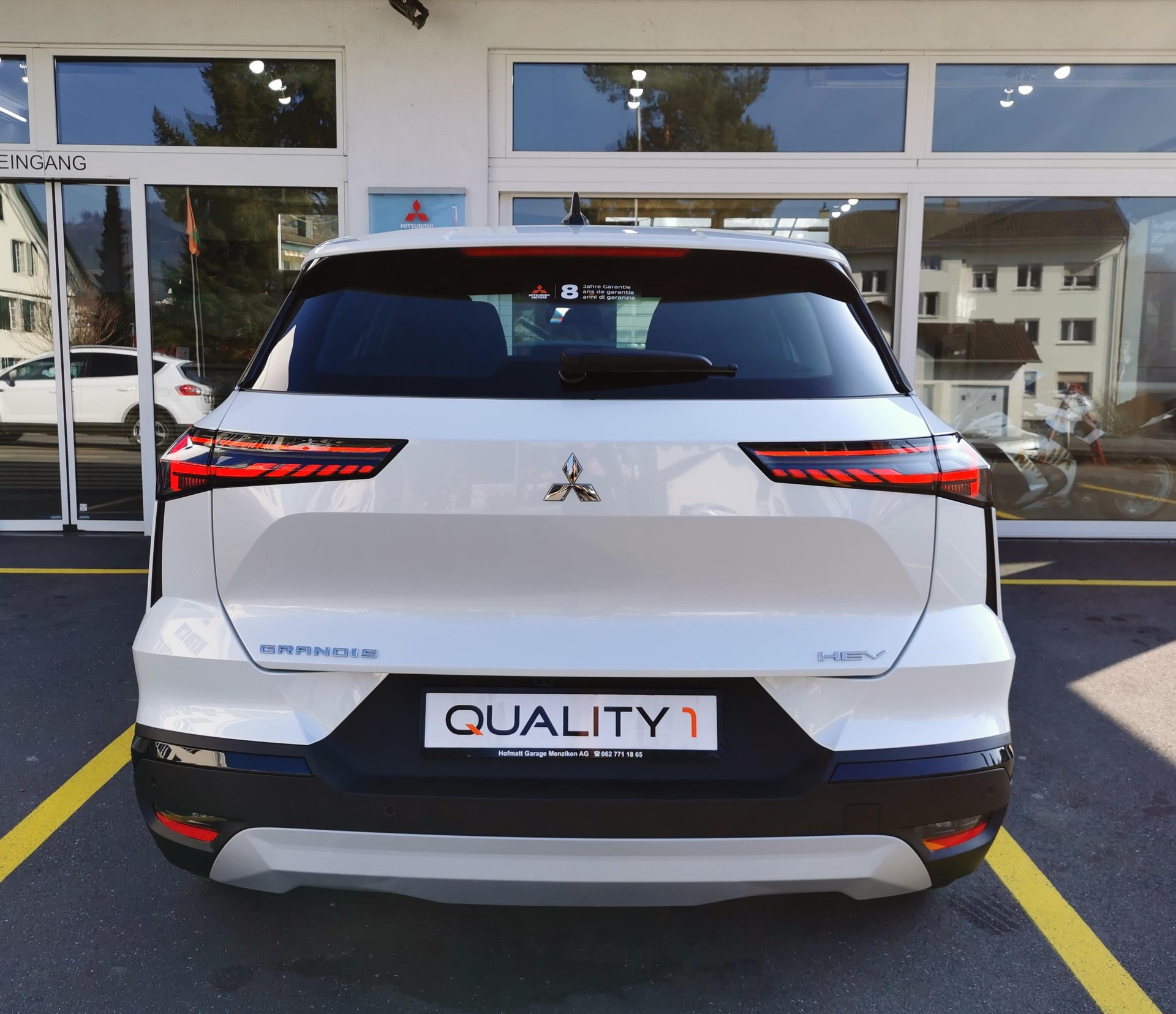 MITSUBISHI Grandis 1.8 HEV Invite+-image-4