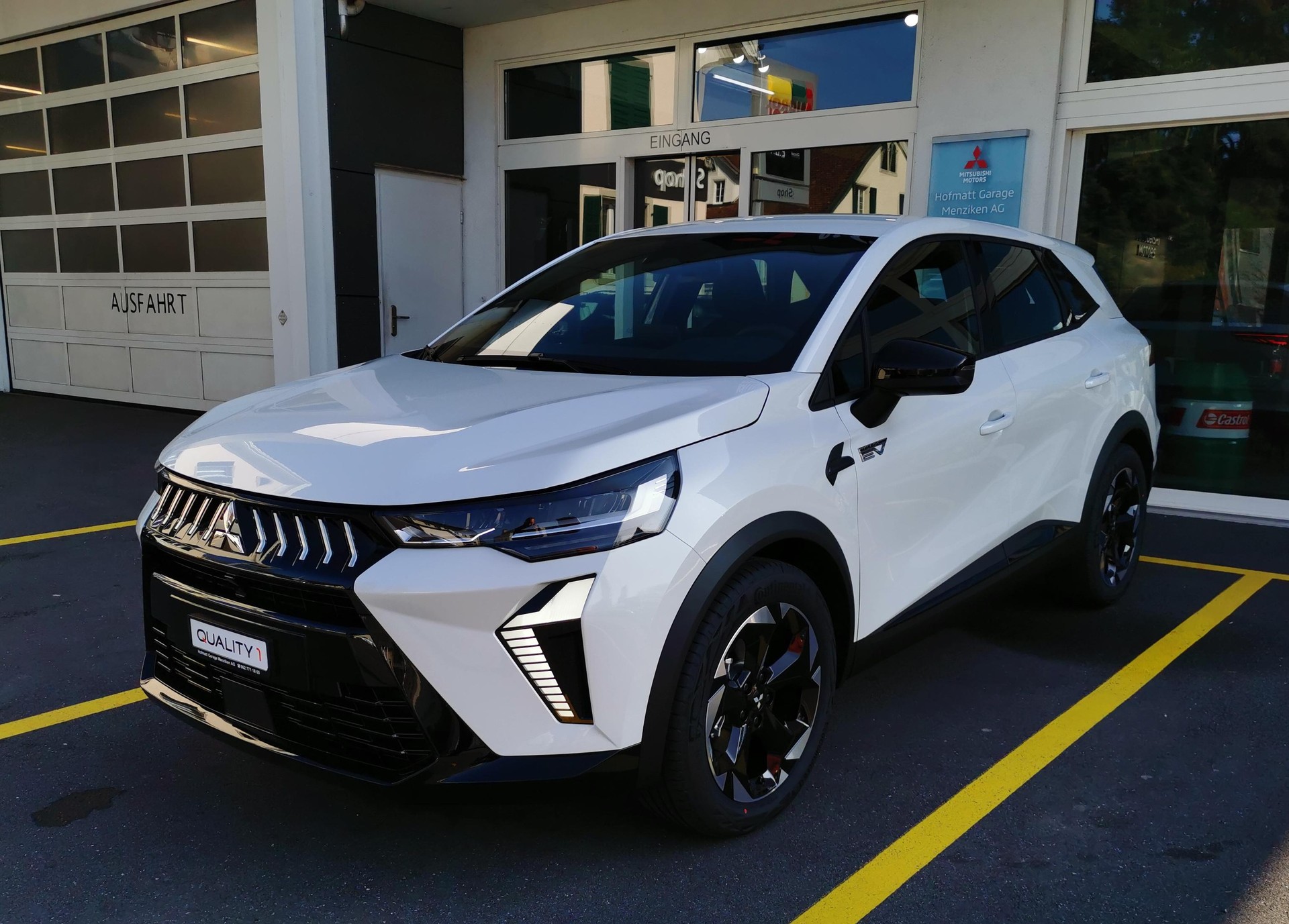MITSUBISHI Grandis 1.8 HEV Invite+-image-1