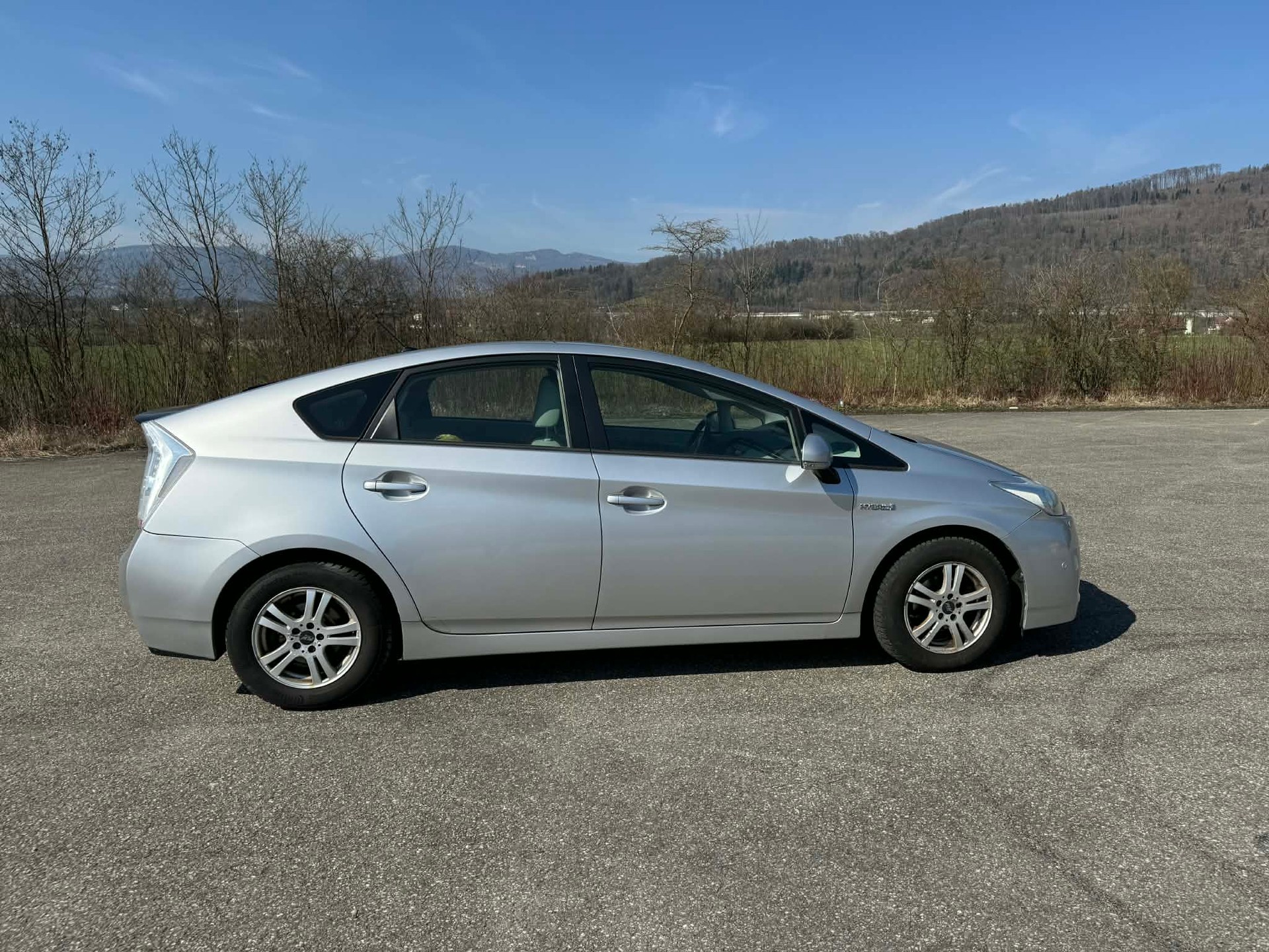 TOYOTA Prius 1.8 16V HSD Sol-image-5