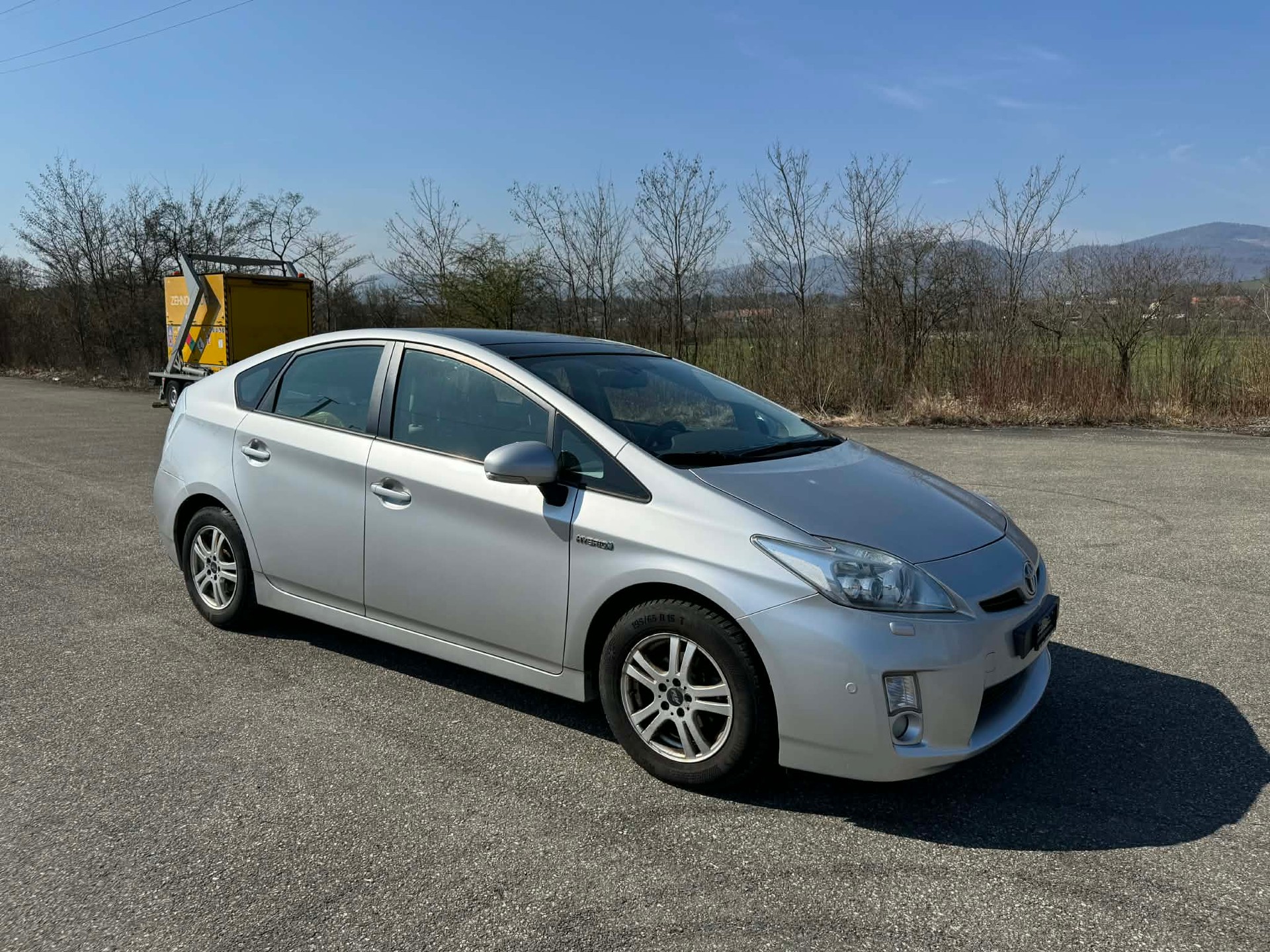 TOYOTA Prius 1.8 16V HSD Sol