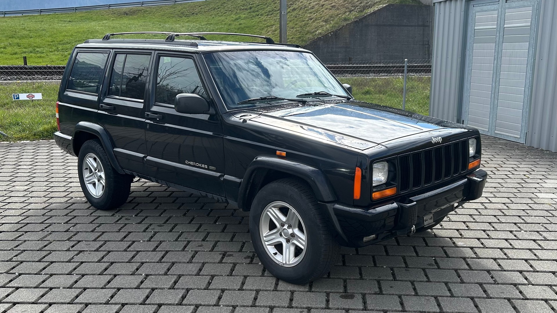 JEEP Cherokee 4.0 Limited Freedom-image-2