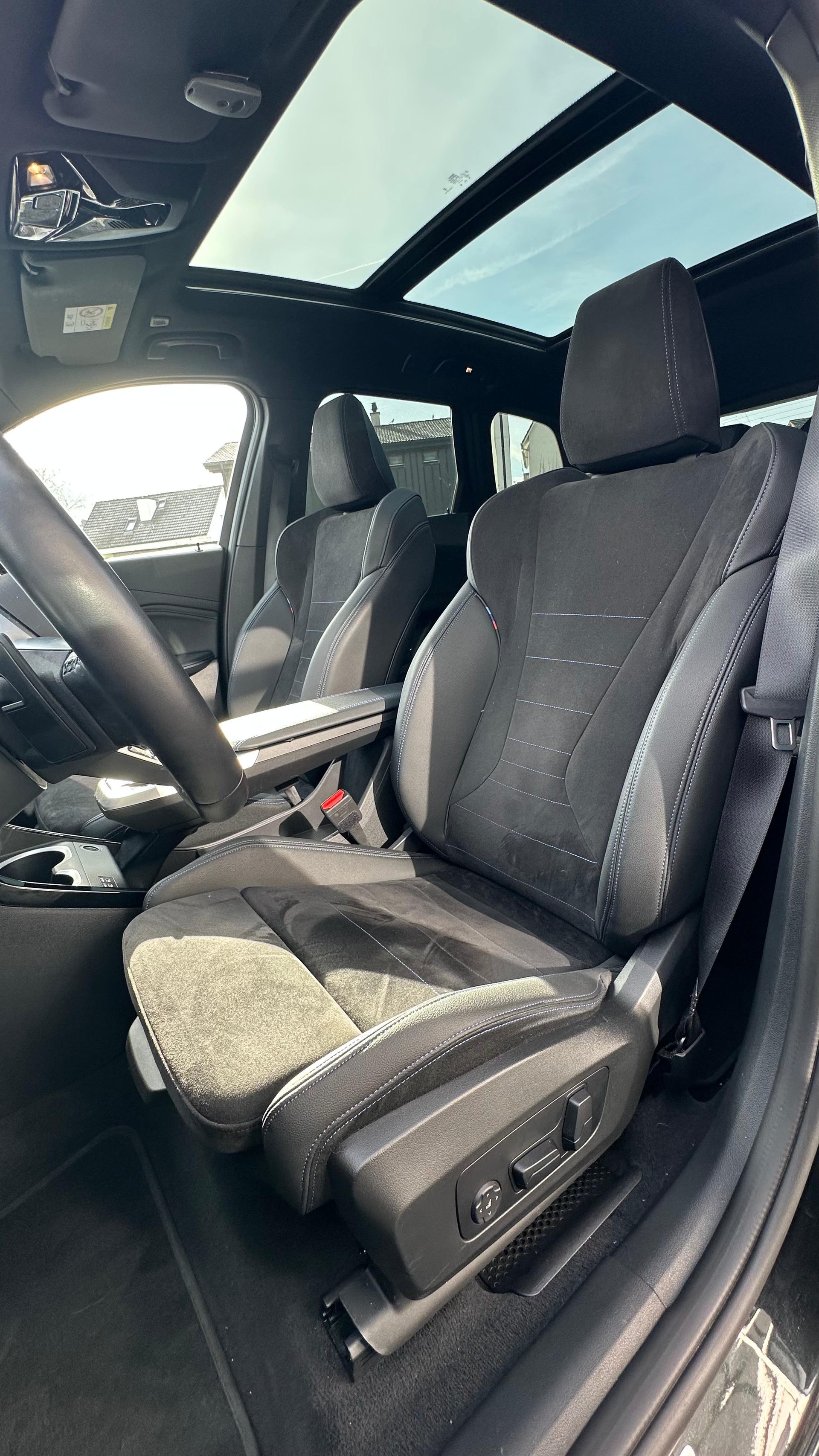 BMW X1 xDrive 23i 48V M Sport-image-12
