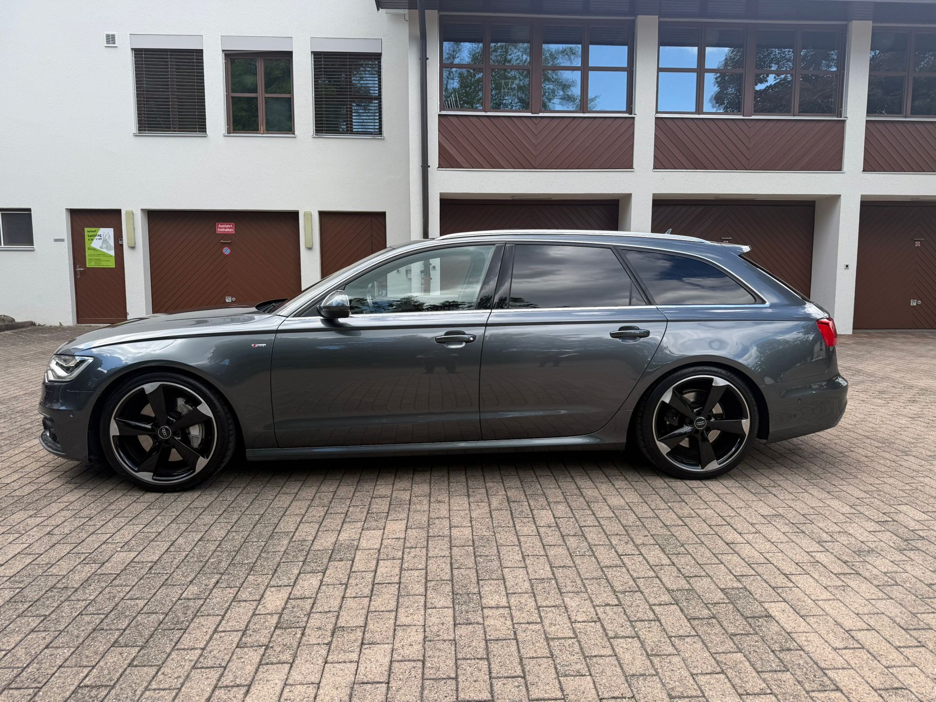 AUDI A6 Avant 3.0 BiTDI V6 quattro tiptronic-image-2