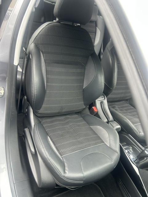 PEUGEOT 2008 1.6 VTI Allure Automatic-image-4