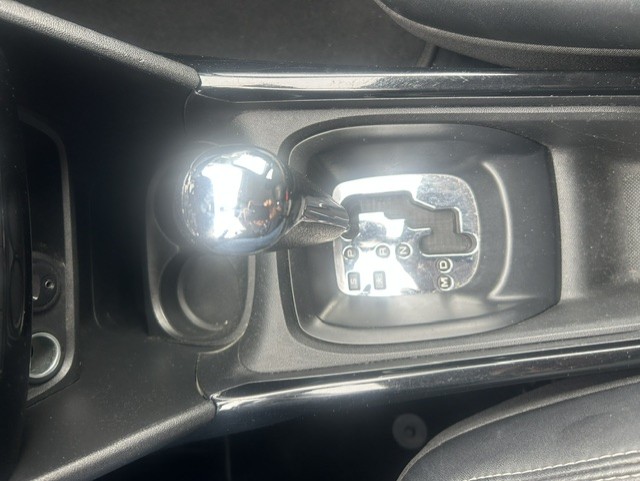PEUGEOT 2008 1.6 VTI Allure Automatic-image-11