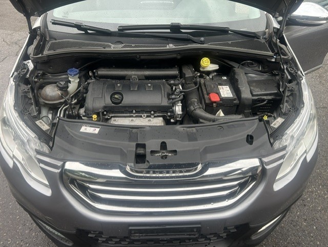 PEUGEOT 2008 1.6 VTI Allure Automatic-image-6