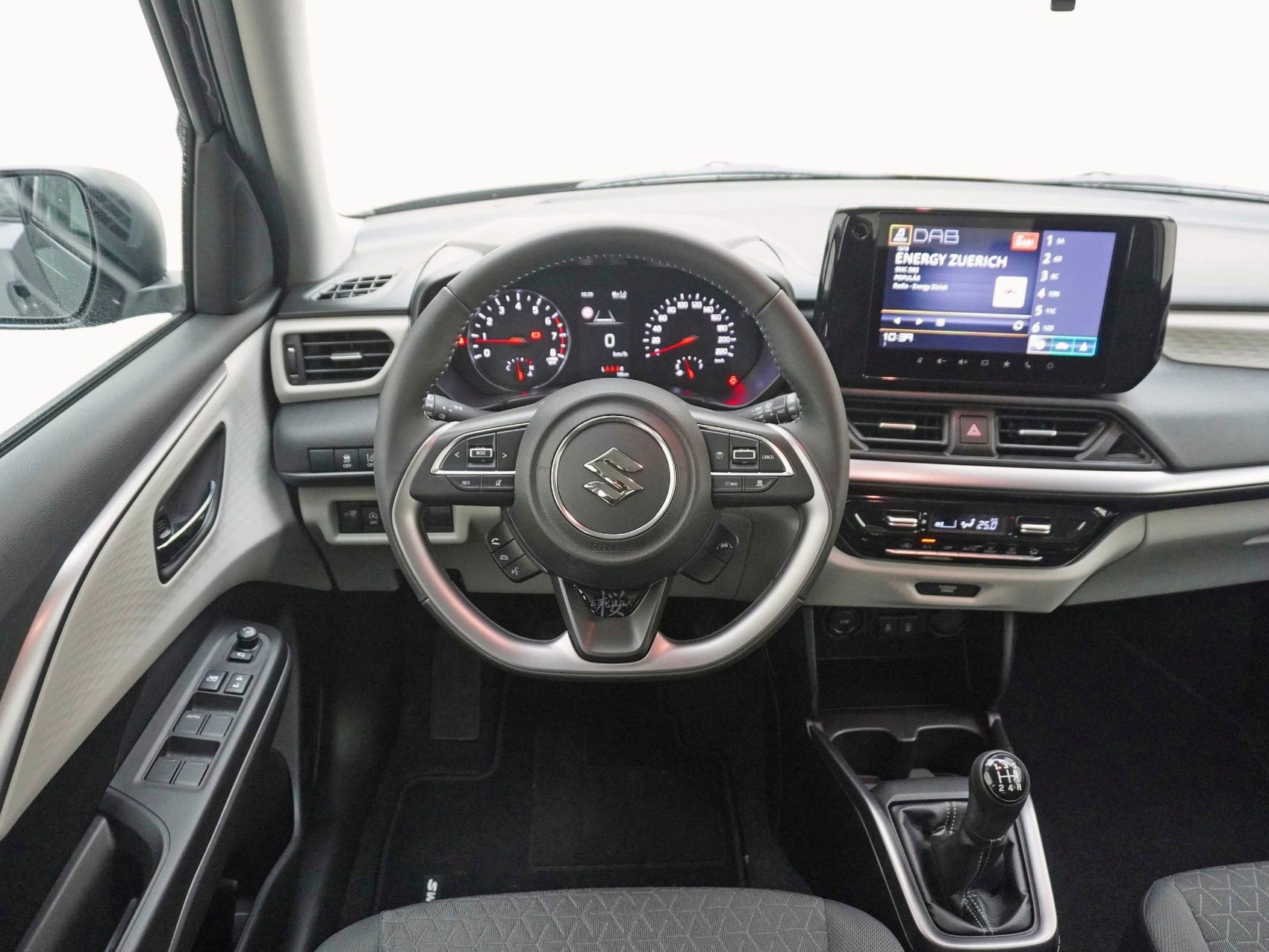 SUZUKI Swift 1.2 Sakura Top Hybrid 4x4-image-9