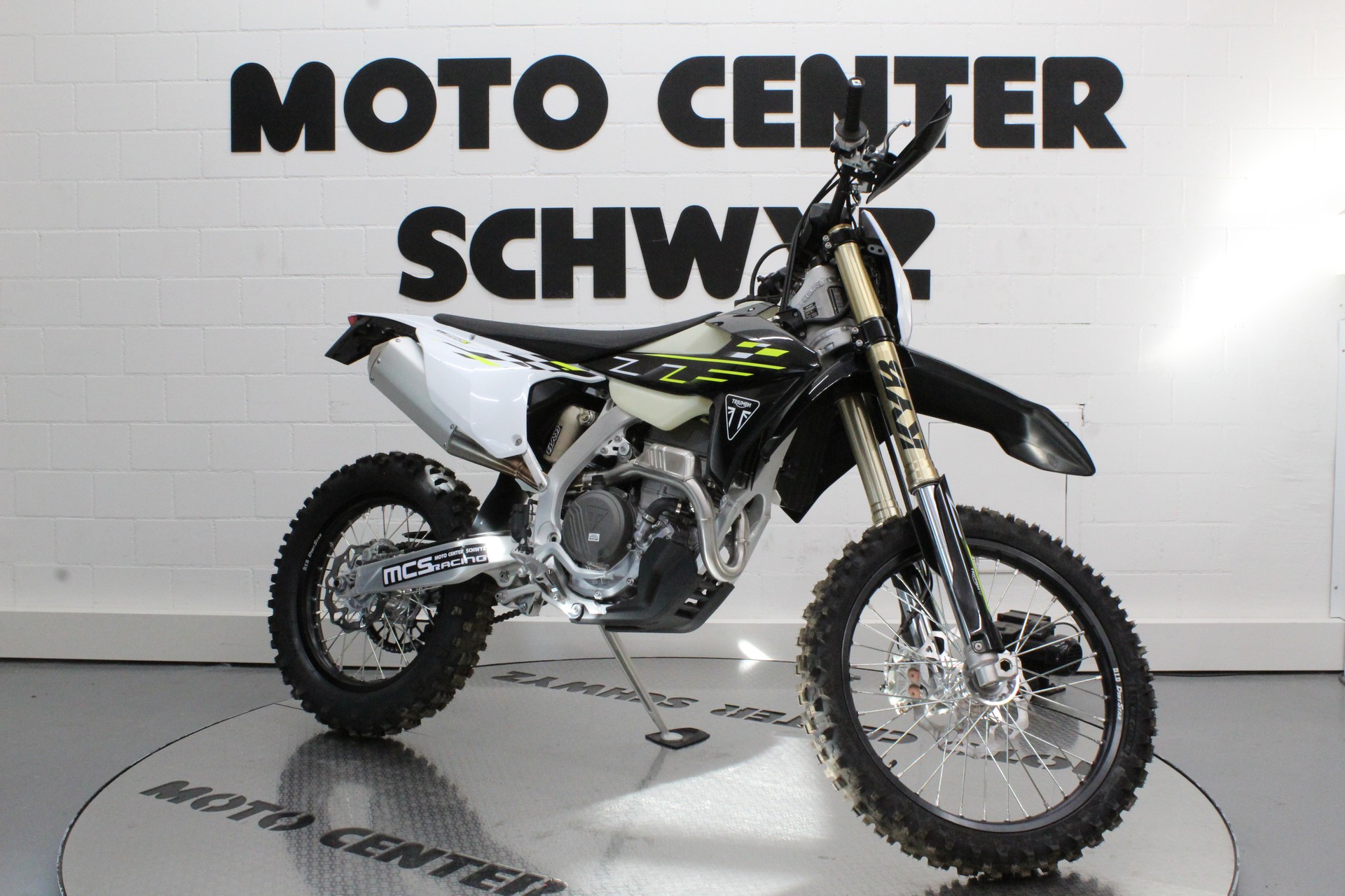 TRIUMPH TF 250 E-image-1