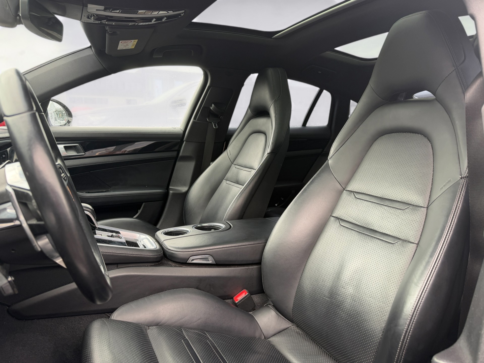 PORSCHE Panamera 4 PDK-image-9
