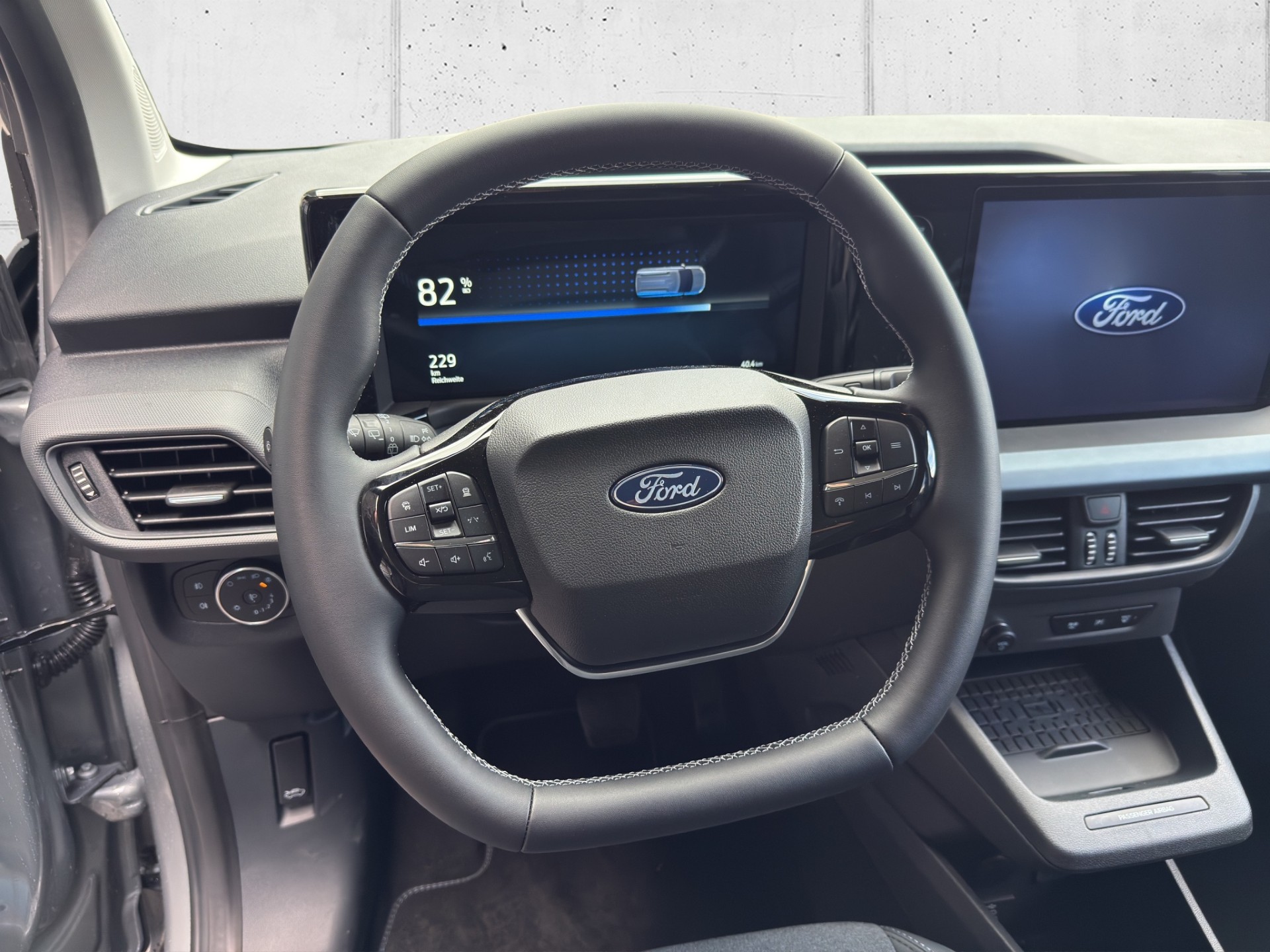 FORD E-Tourneo Courier Active-image-9