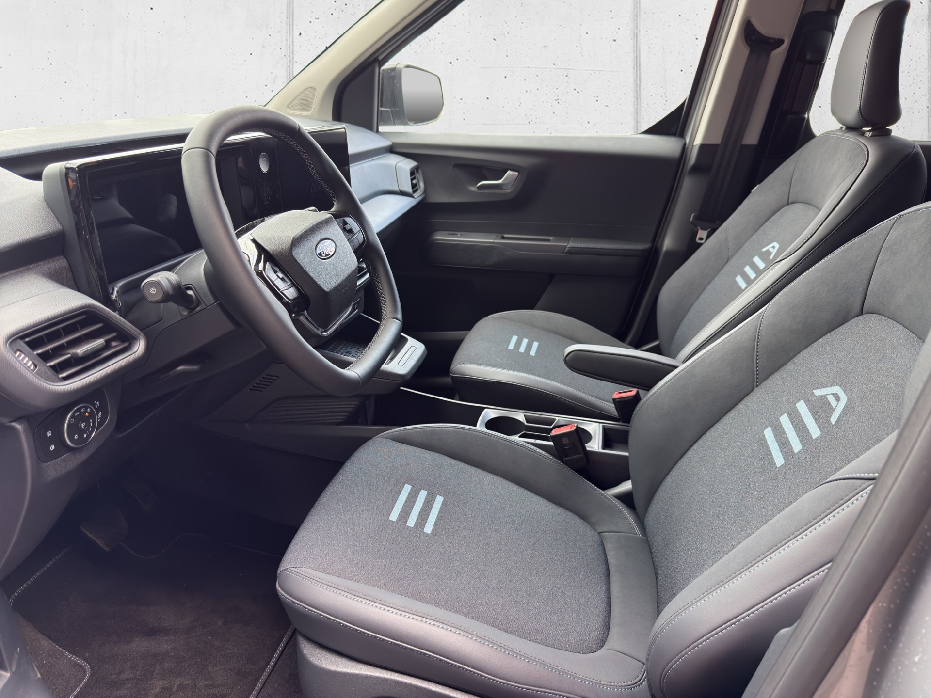 FORD E-Tourneo Courier Active-image-8