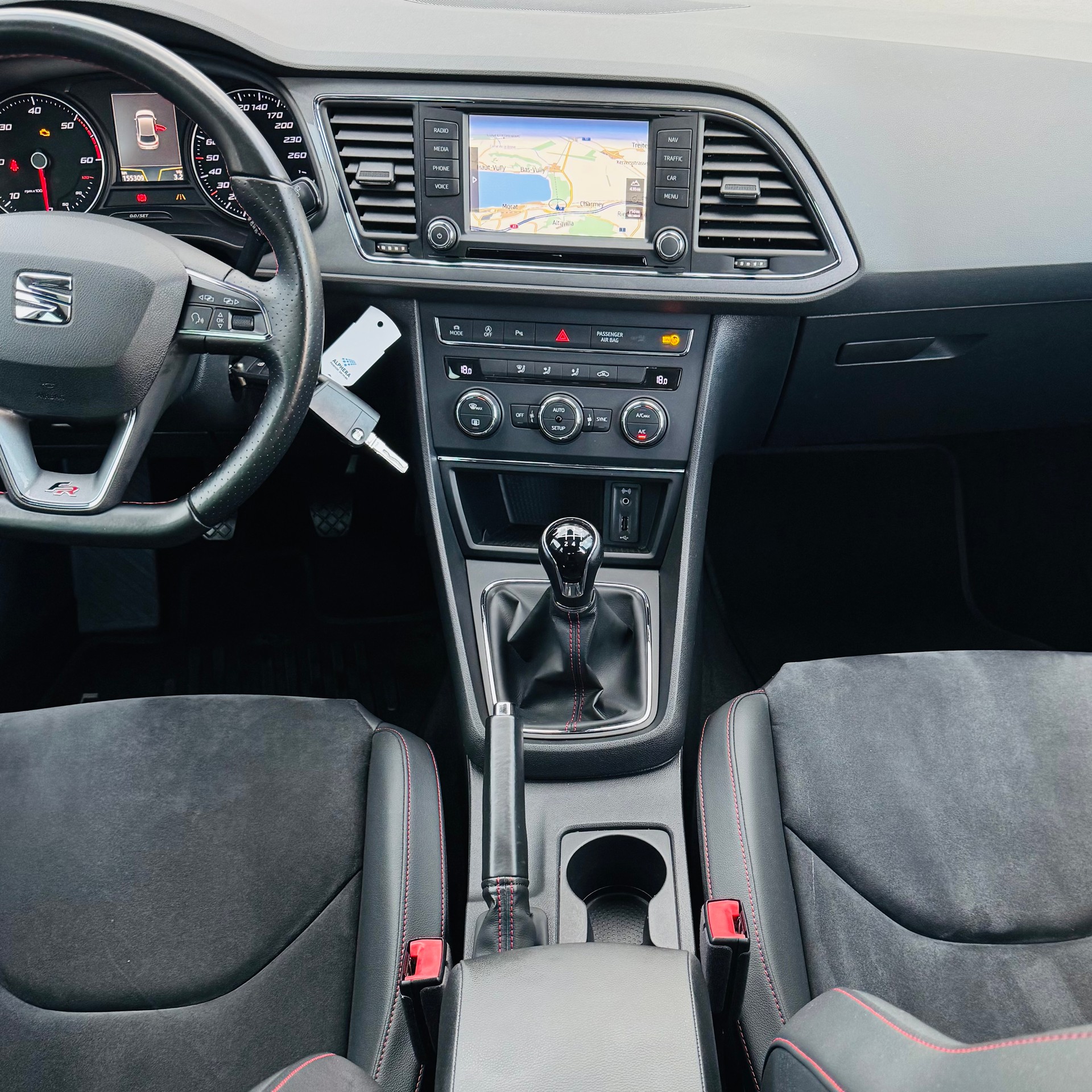SEAT Leon 2.0 TDI FR Line-image-8