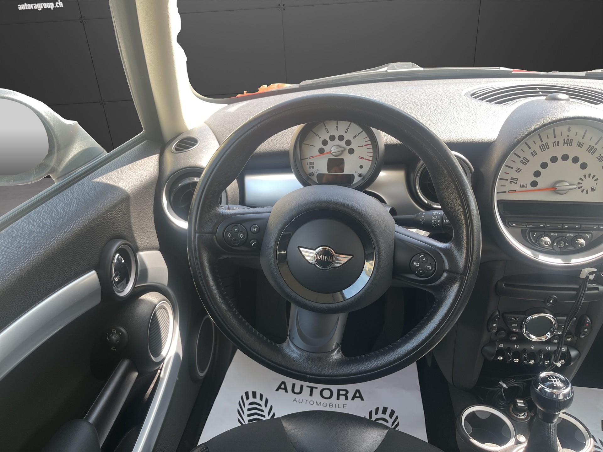 MINI Cooper-image-8