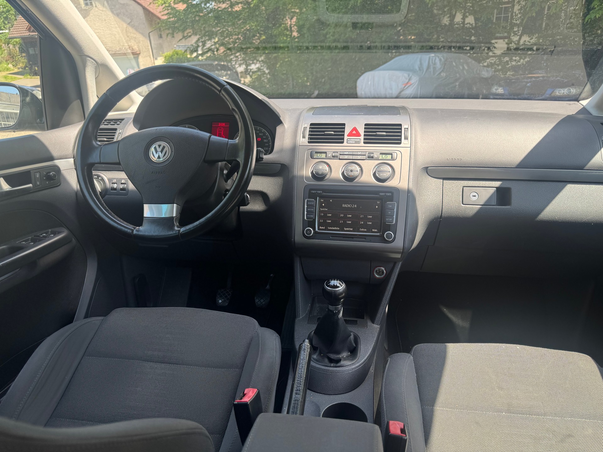 VW Touran 1.4 TSI Trendline-image-5