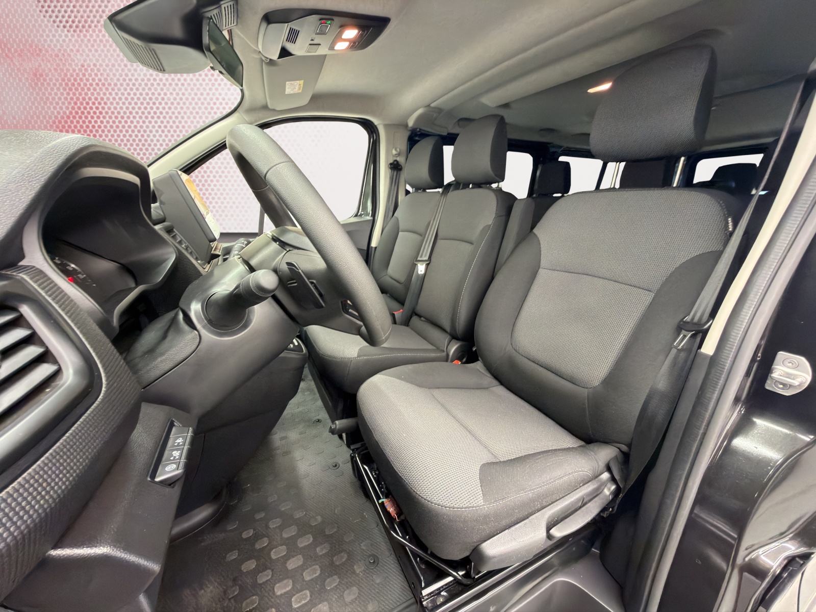 RENAULT Trafic Blue dCi 150 Grand Passenger Evolution EAG-image-9