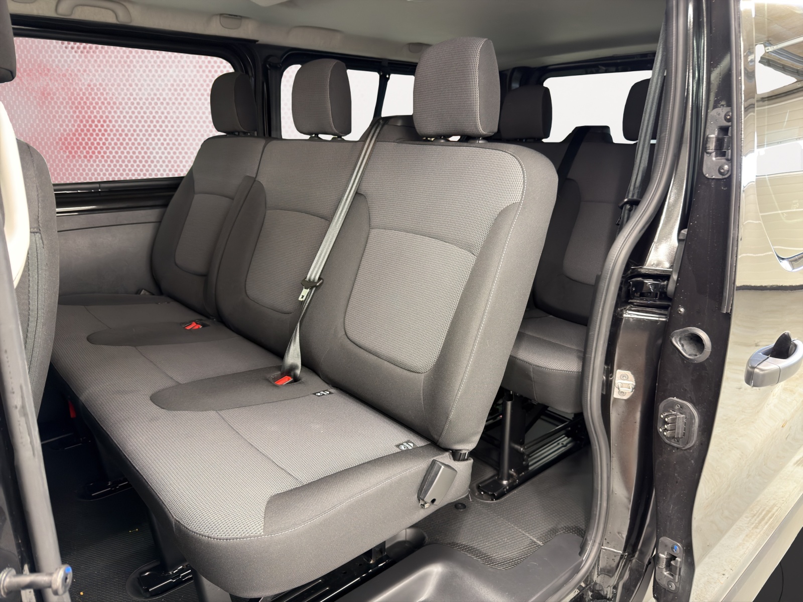 RENAULT Trafic Blue dCi 150 Grand Passenger Evolution EAG-image-14
