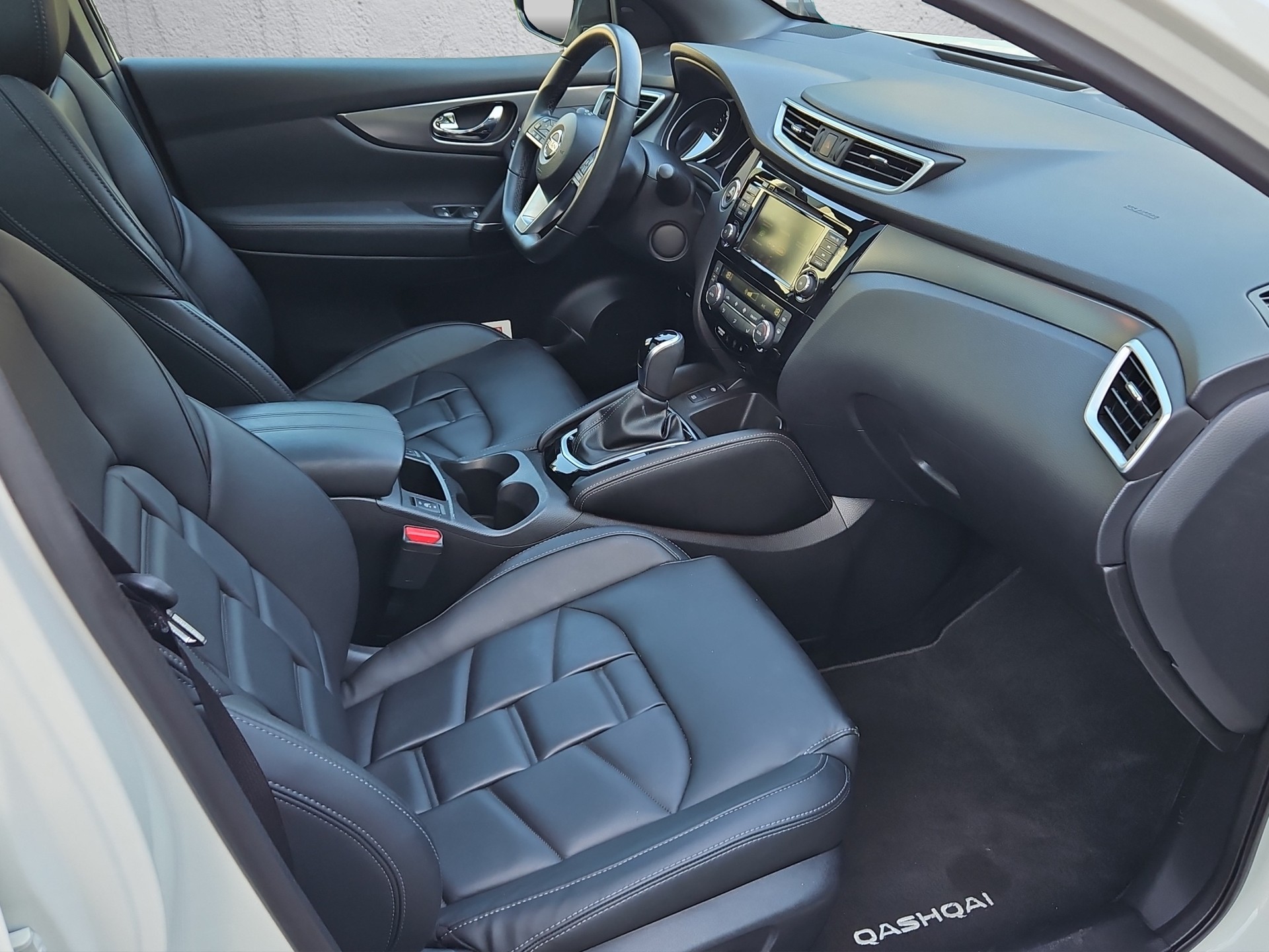 NISSAN Qashqai 1.7 dCi N-Tec 4x4-image-18