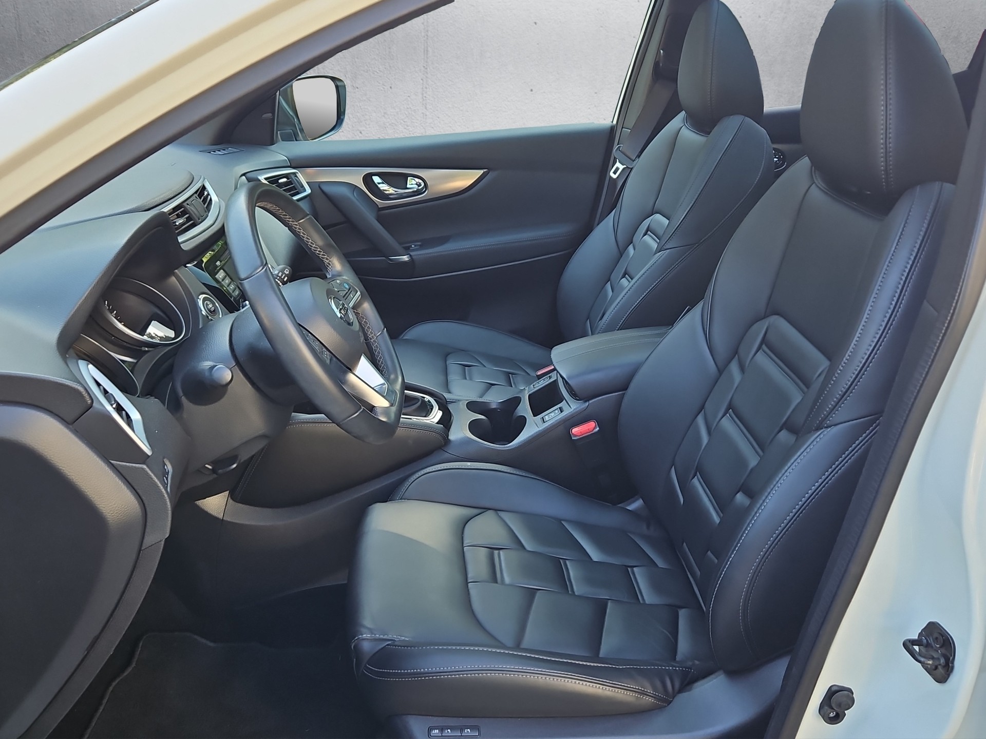 NISSAN Qashqai 1.7 dCi N-Tec 4x4-image-8