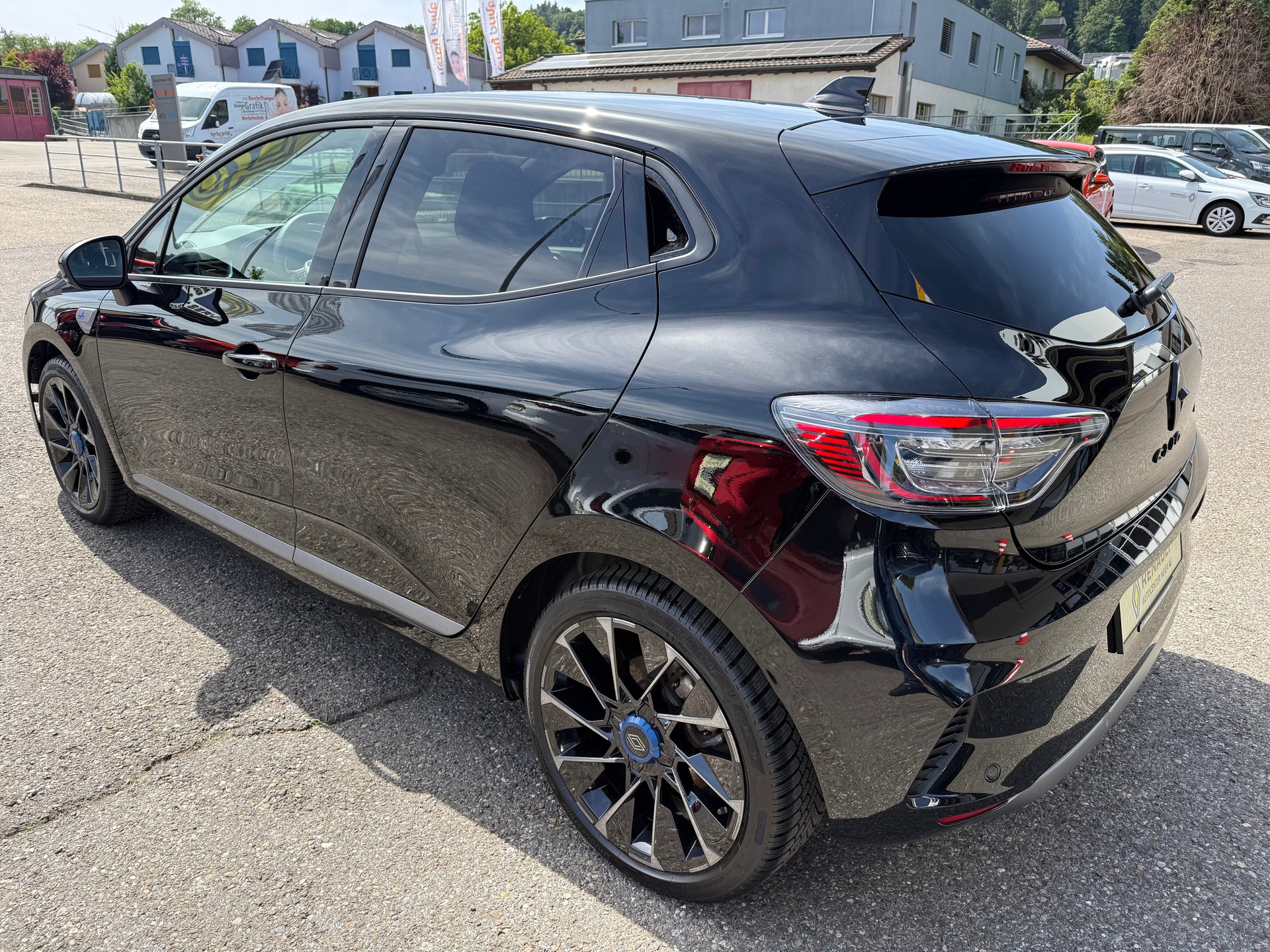 RENAULT Clio 1.6 E-Tech Esprit Alpine-showroom-element-3