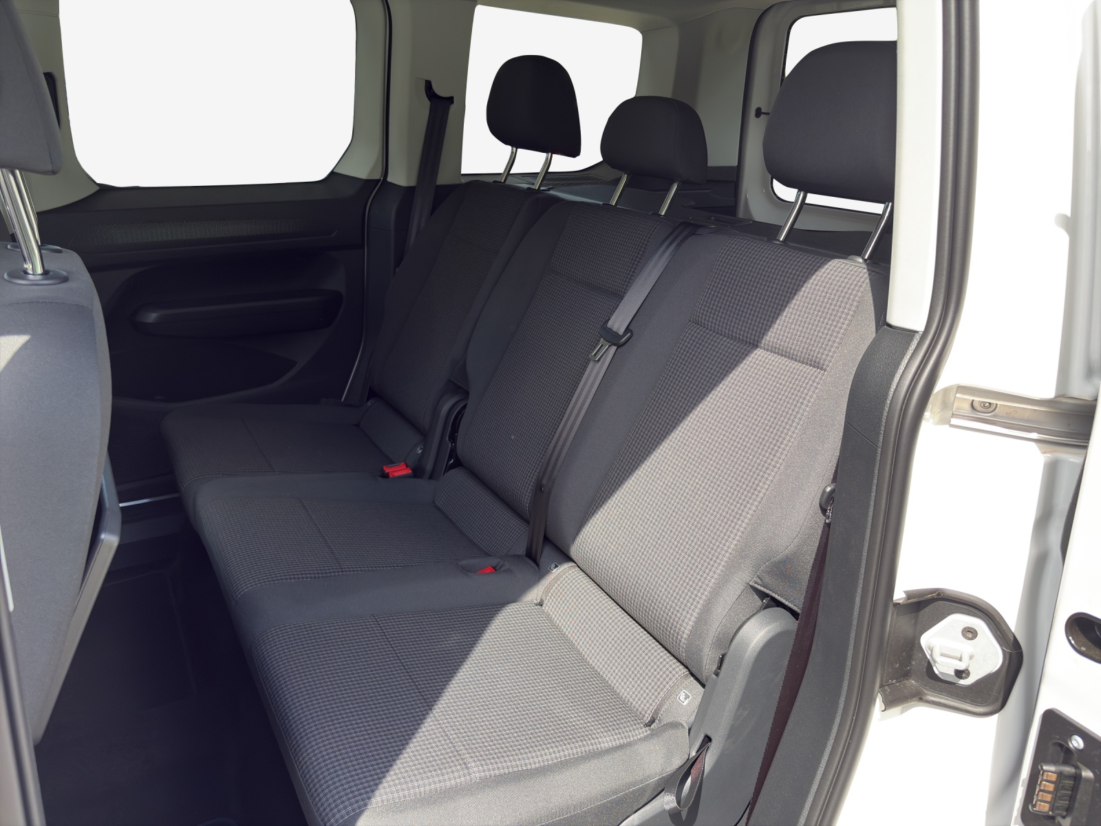 VW Caddy Cargo 1.5 TSI Plug in Hybrid Entry DSG-image-11