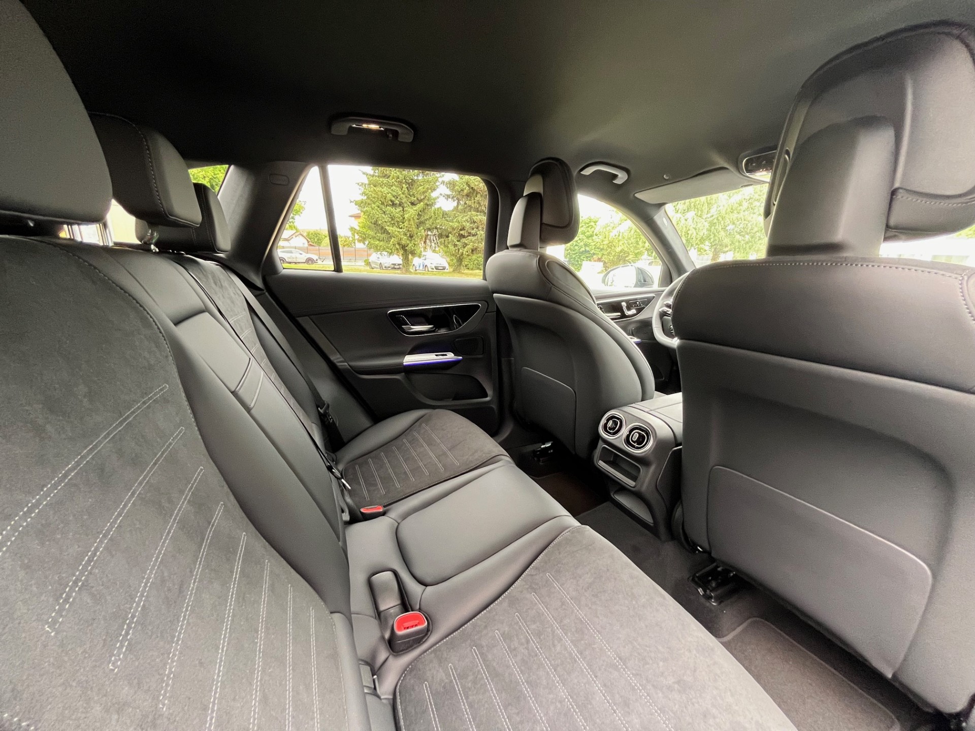 MERCEDES-BENZ GLC 220 d 4Matic 9G-Tronic-image-8