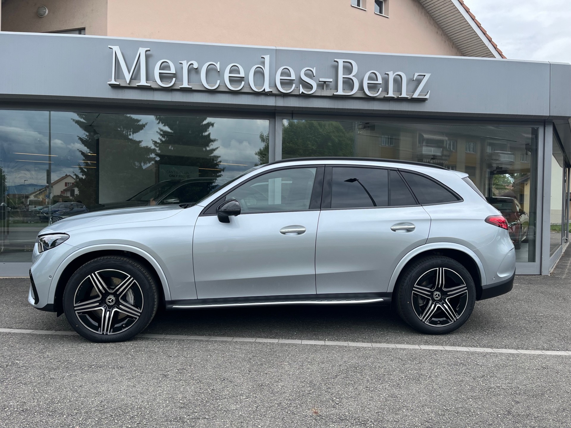 MERCEDES-BENZ GLC 220 d 4Matic 9G-Tronic-showroom-element-2