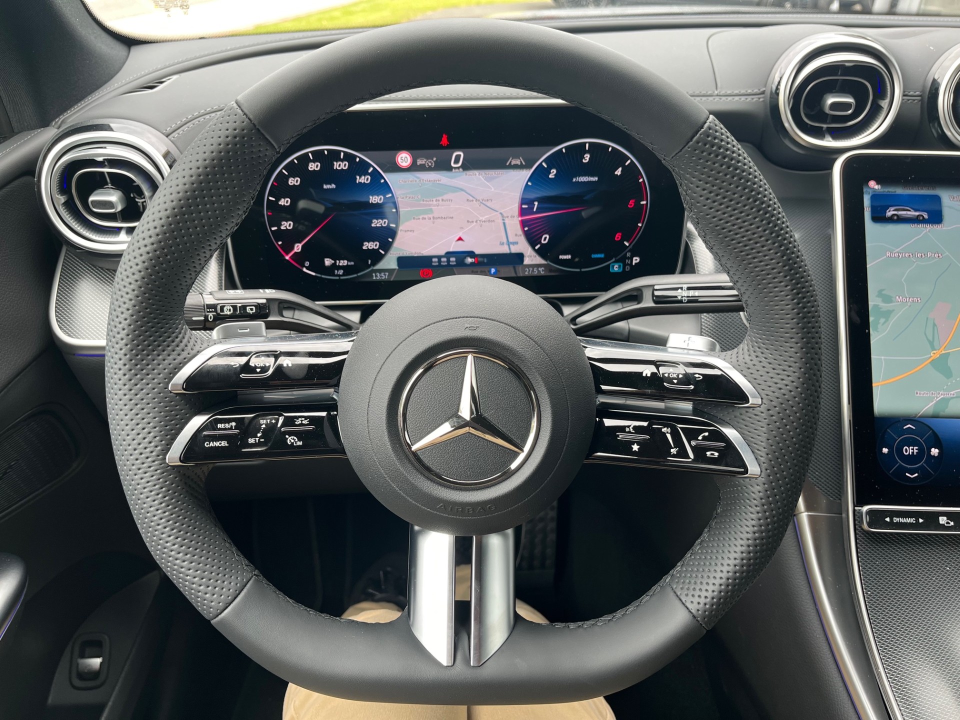 MERCEDES-BENZ GLC 220 d 4Matic 9G-Tronic-image-13