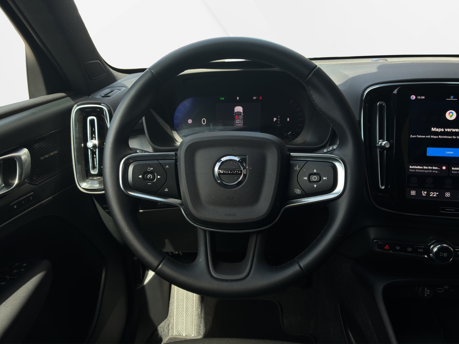 VOLVO XC40 2.0 B3 MH Plus Dark-image-11