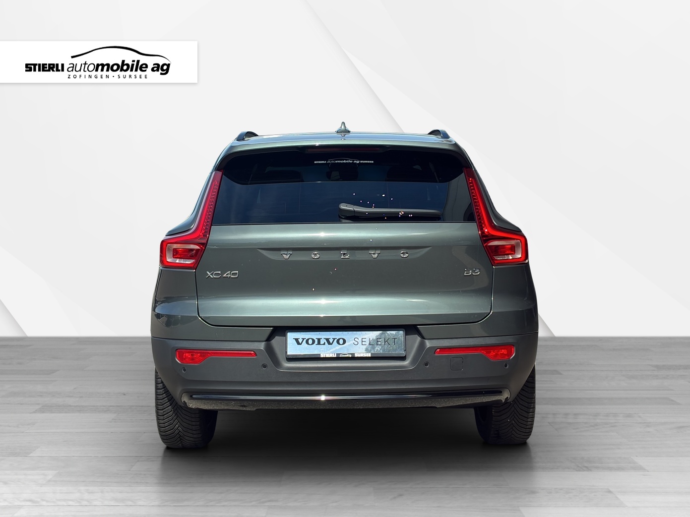 VOLVO XC40 2.0 B3 MH Plus Dark-image-5