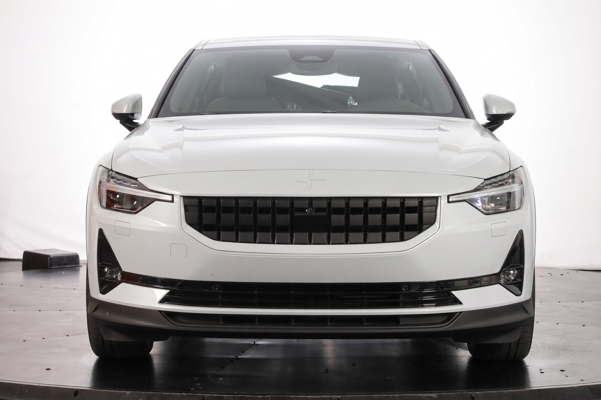 POLESTAR Polestar 2 Long Range Dual 78 kWh-showroom-element-1