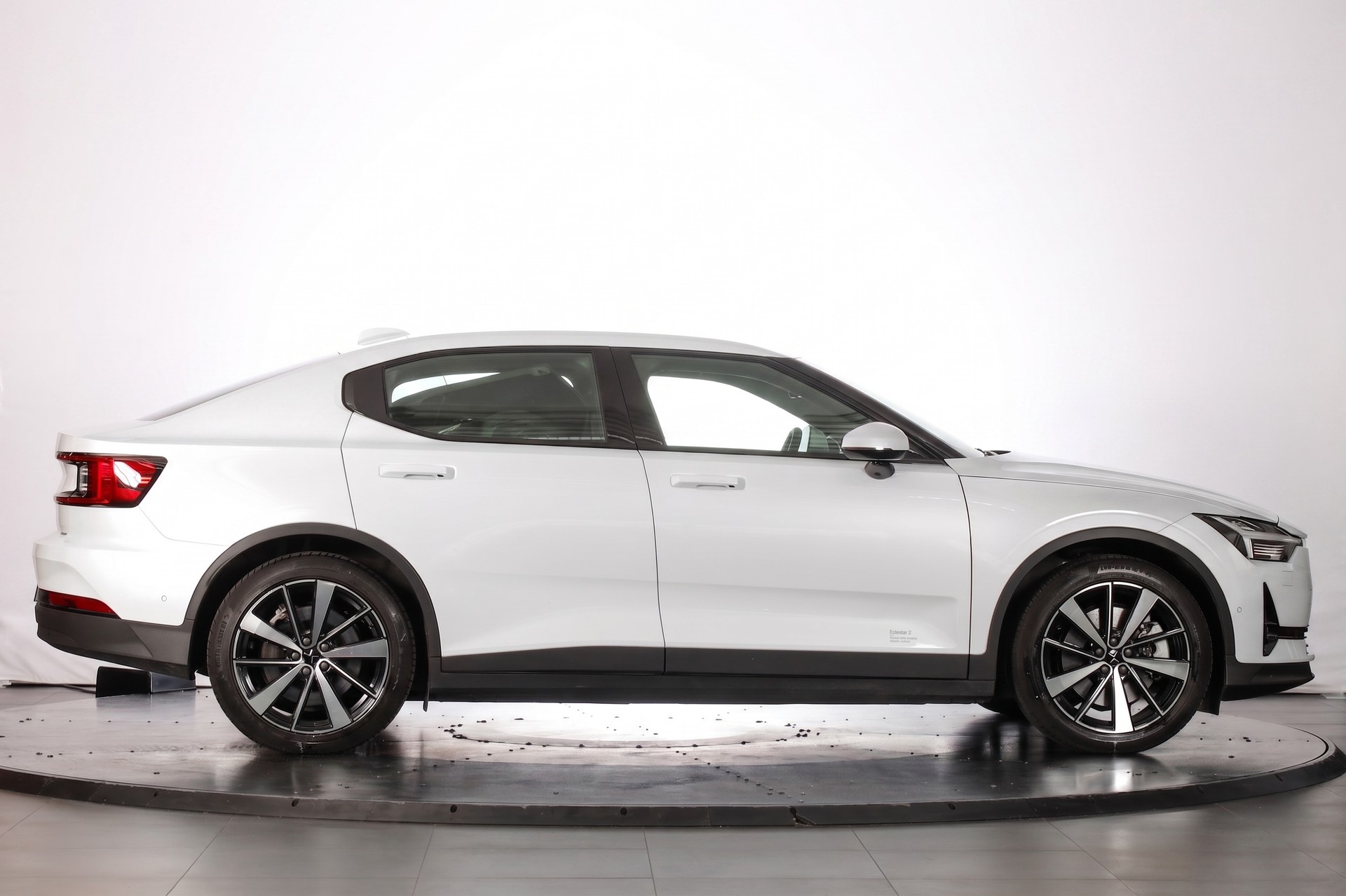 POLESTAR Polestar 2 Long Range Dual 78 kWh-showroom-element-3
