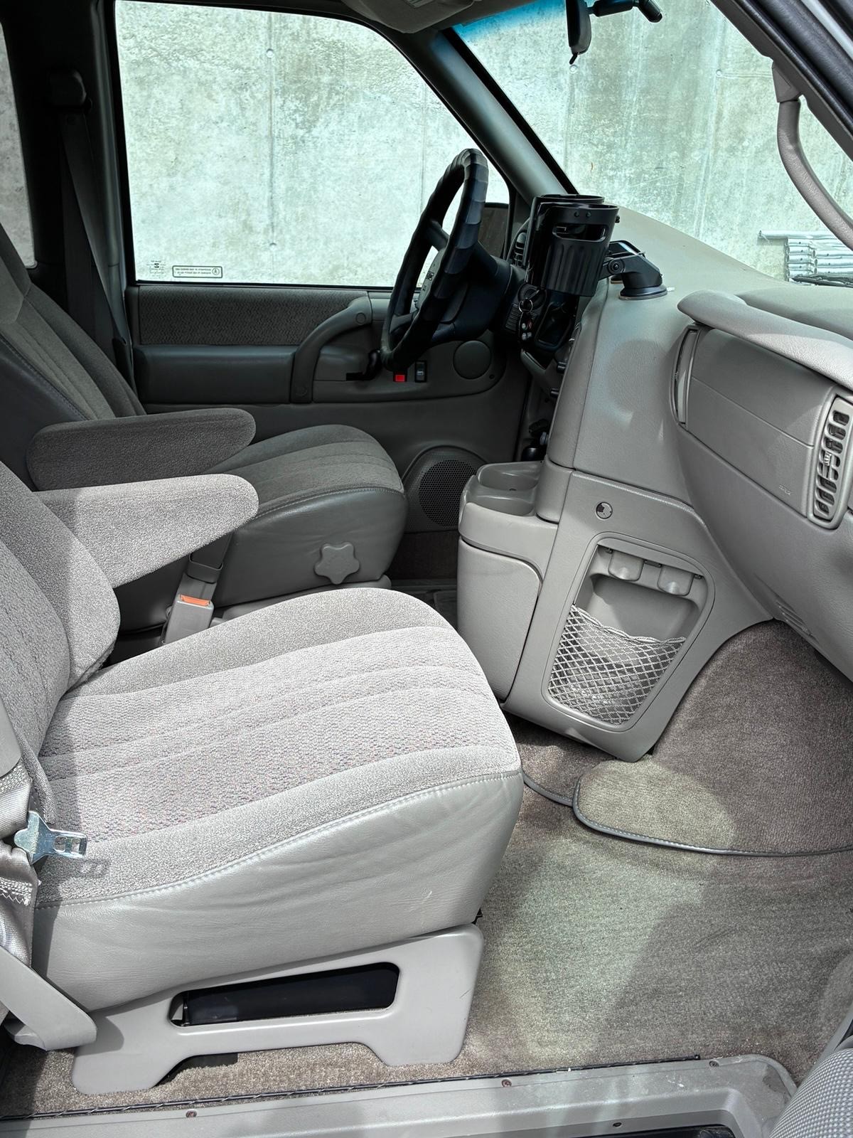 GMC Safari 2000-image-7