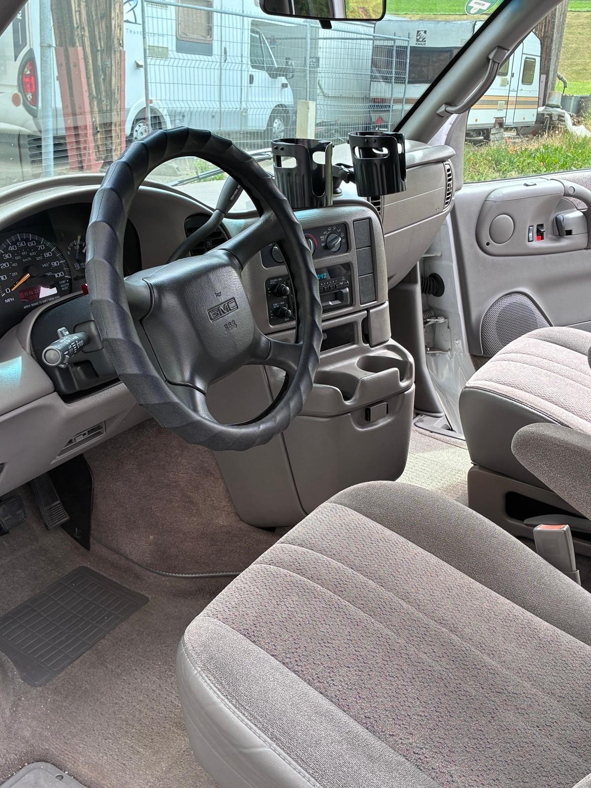 GMC Safari 2000-image-9