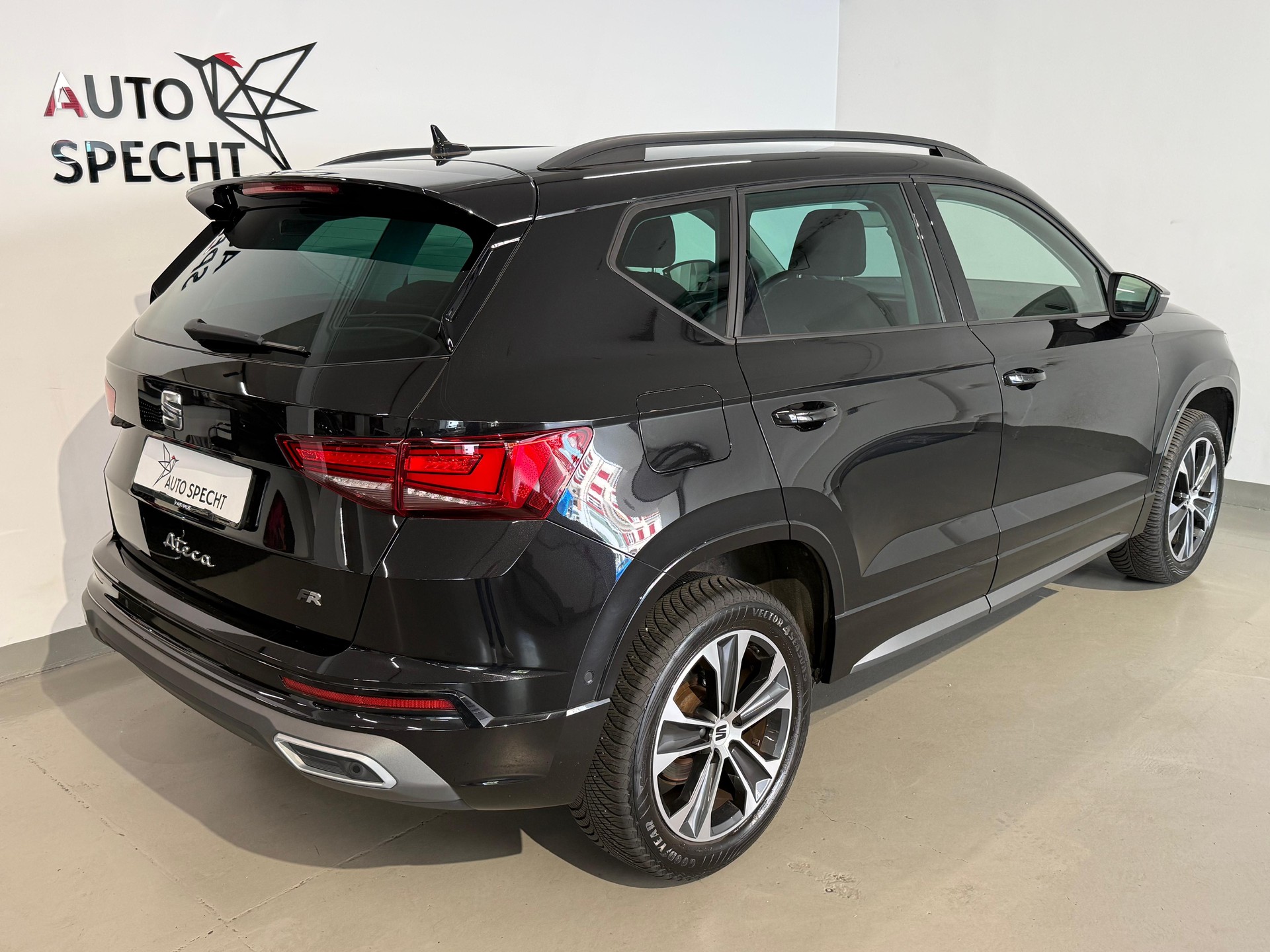 SEAT Ateca 2.0 TDI CR Hola FR DSG-showroom-element-3