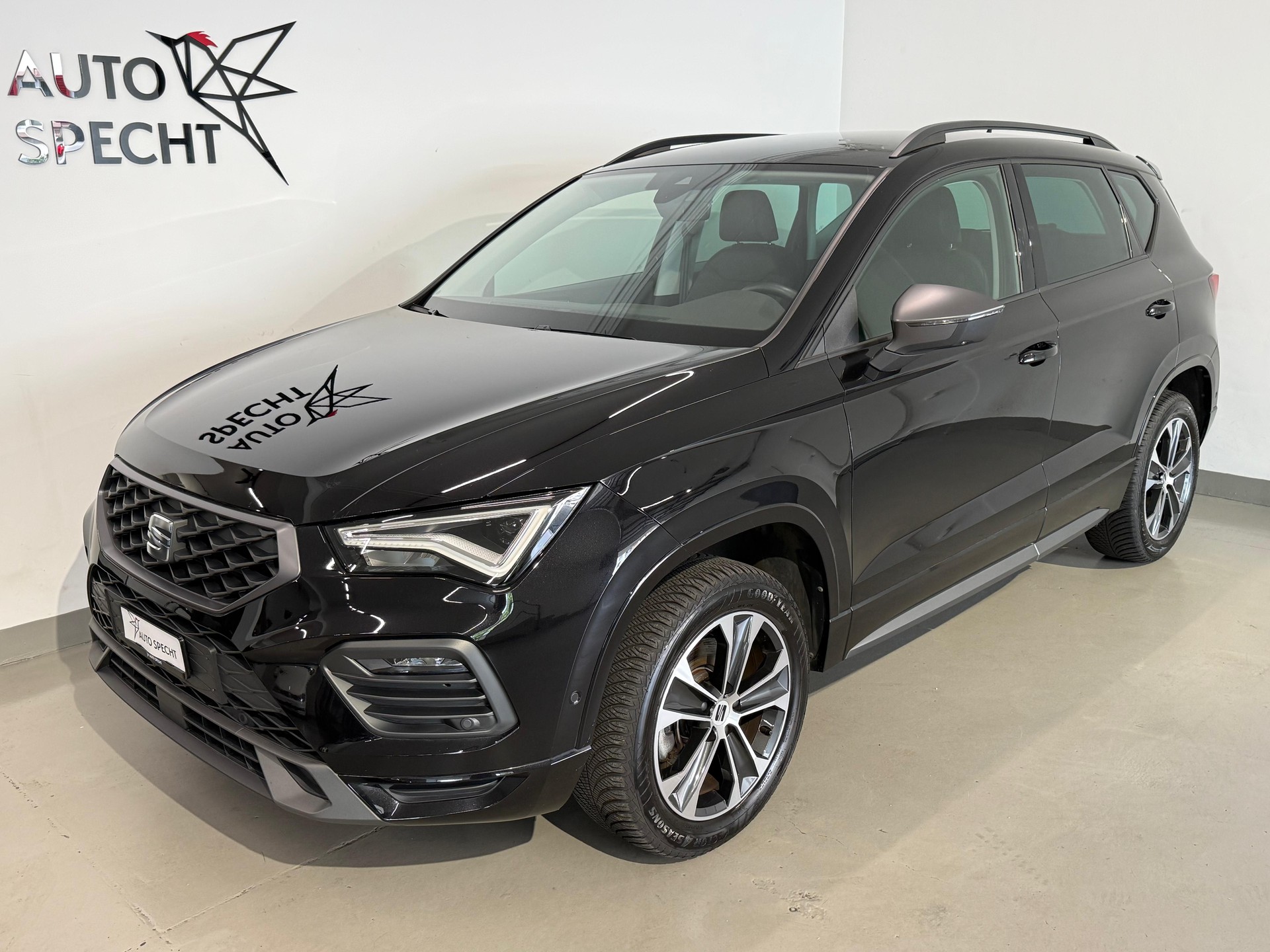 SEAT Ateca 2.0 TDI CR Hola FR DSG-showroom-element-1