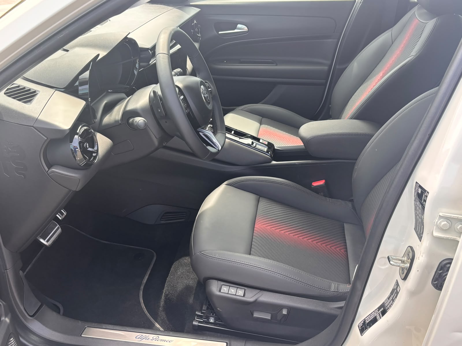 ALFA ROMEO Junior 1.2 48V Hybrid Q4-image-10