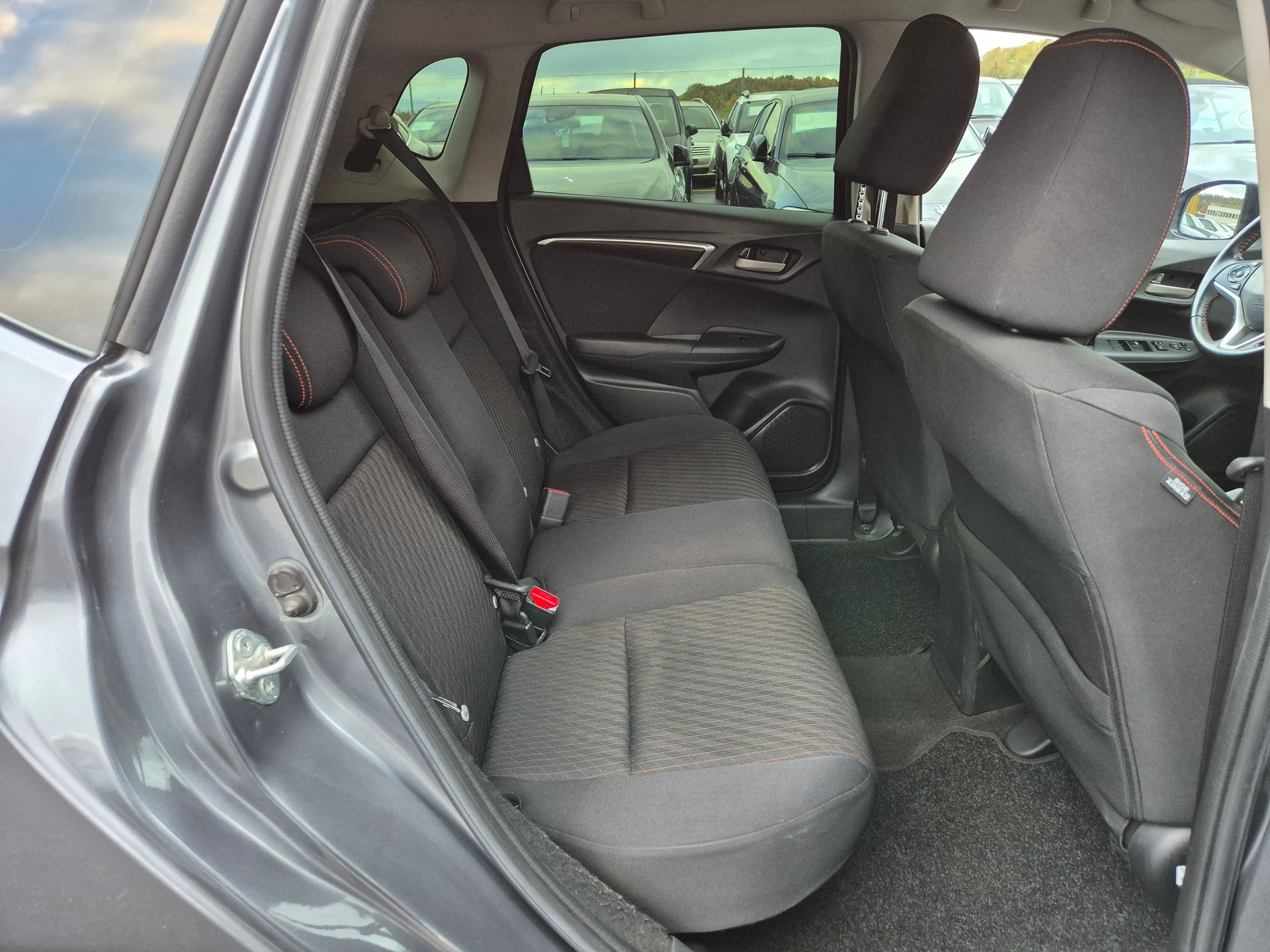 HONDA Jazz 1.5i-VTEC Dynamic-image-4