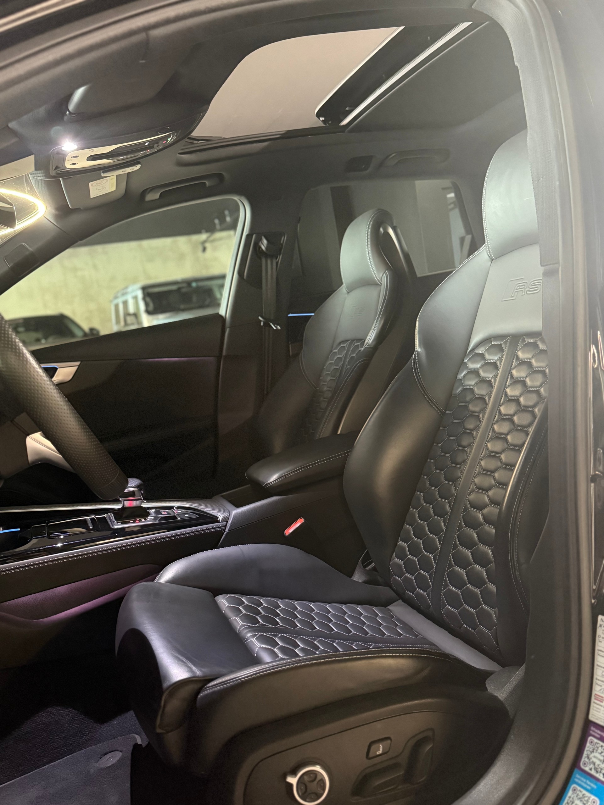AUDI RS4 Avant quattro tiptronic-image-4